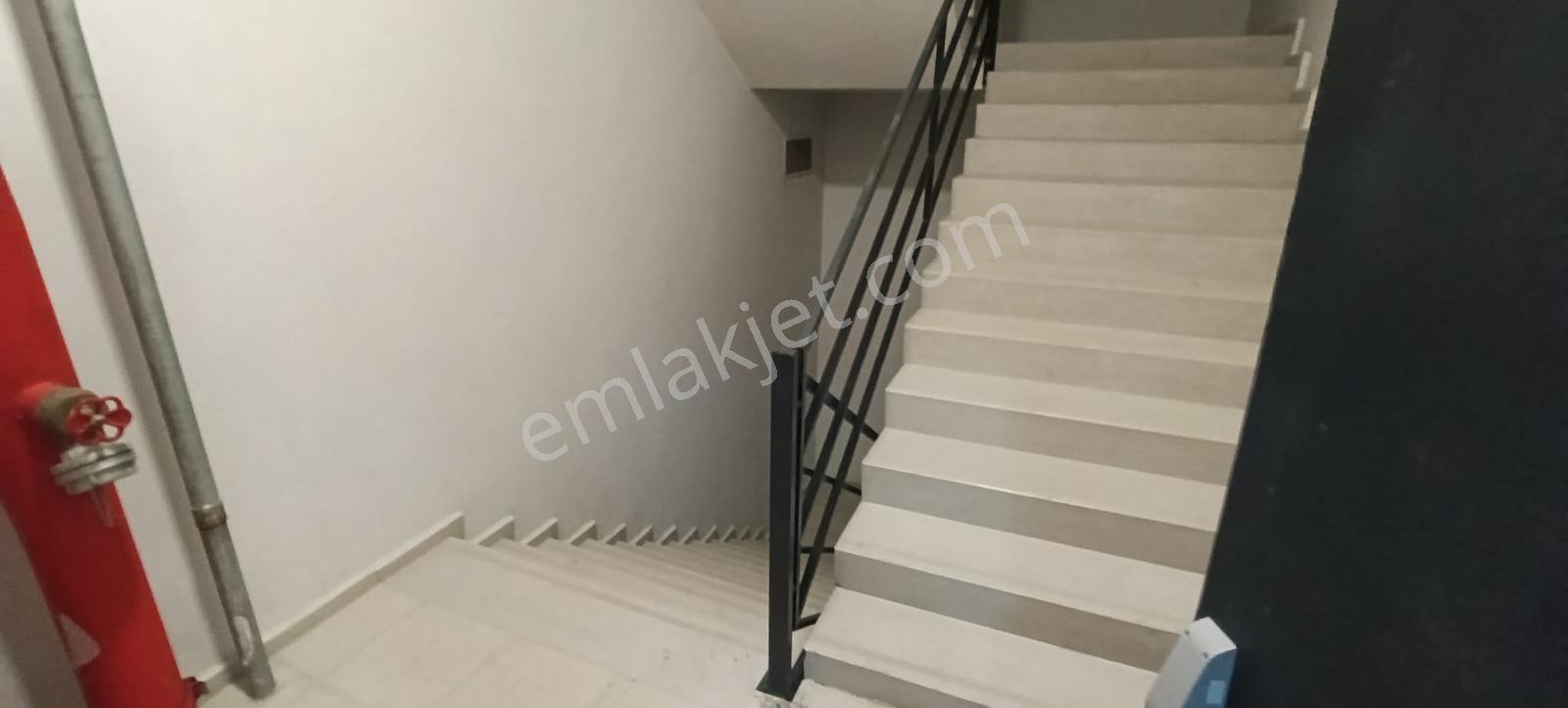 Bursa Sky Tower'da 80 M2 / Hilton Cepheli / Satılık Köşe Ofis - Görsel 9