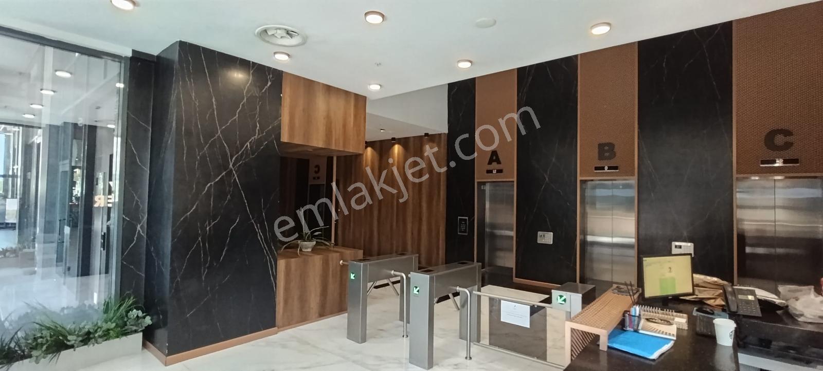 Bursa Sky Tower'da 80 M2 / Hilton Cepheli / Satılık Köşe Ofis - Görsel 12