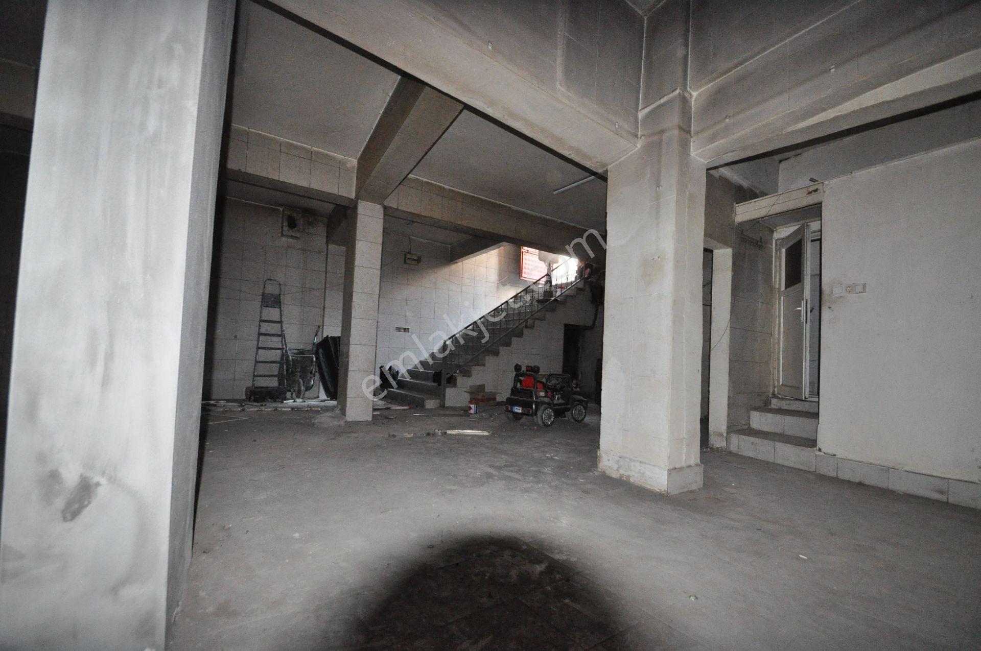 Bayrampaşa Muratpaşa Kaçmaz'dan Kiralık B 130m2 Sanayi Ceryan Yüksek Tavan Y.bodrum Dünkkan - Görsel 6