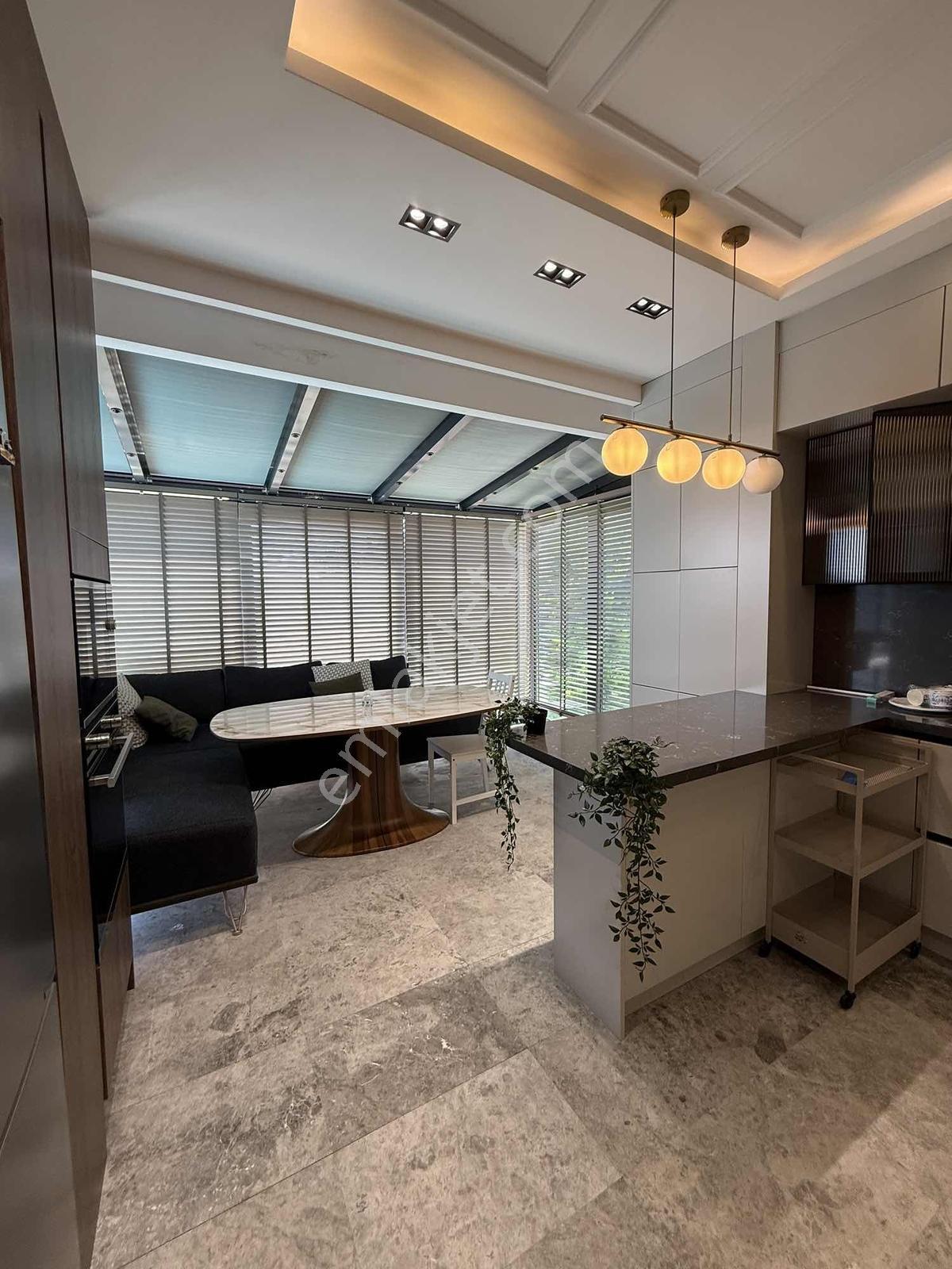 Beylikdüzü Gürpınarda Havuzlu Satılık 7+2 Villa - Görsel 25
