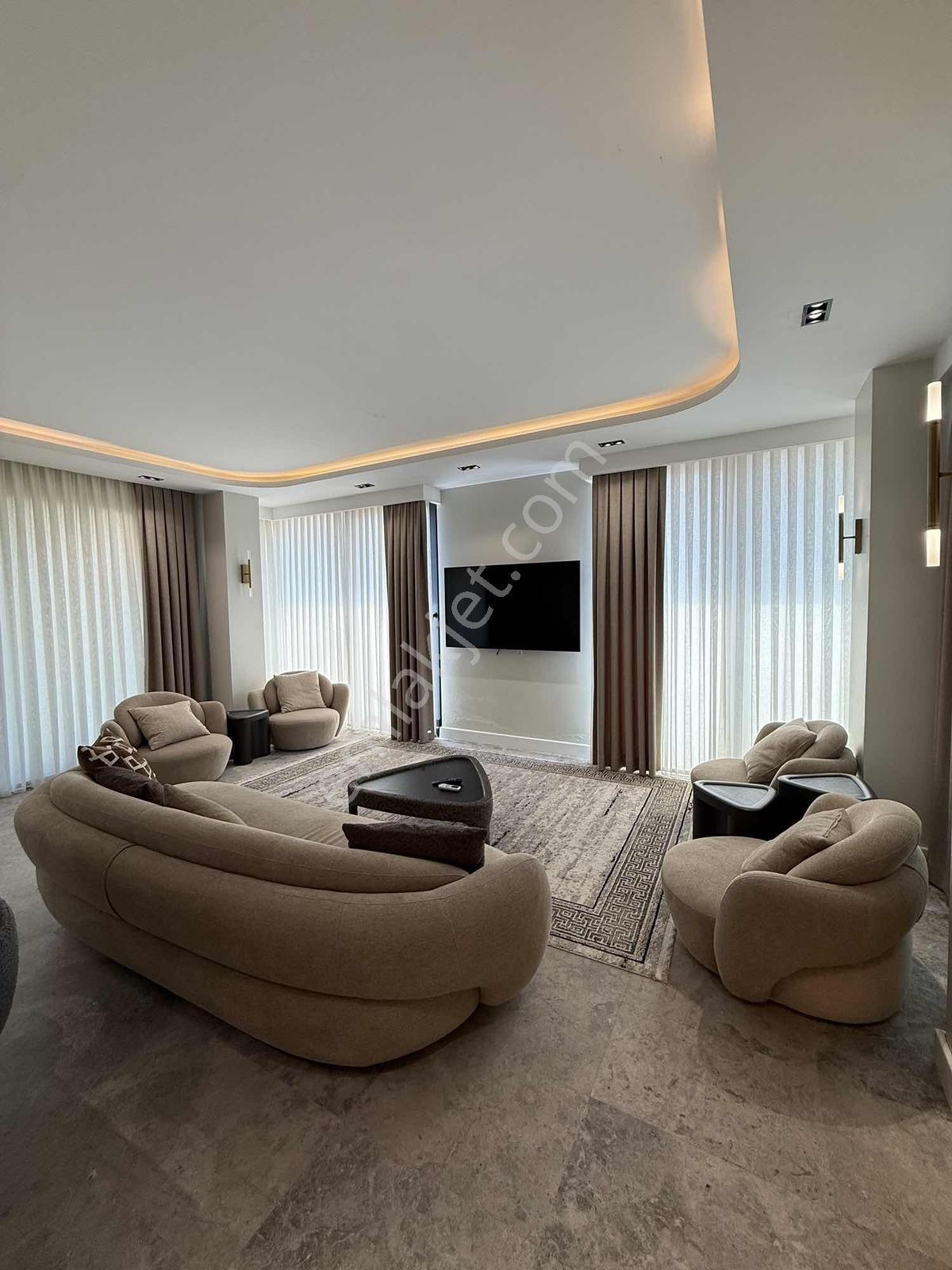 Beylikdüzü Gürpınarda Havuzlu Satılık 7+2 Villa - Görsel 21