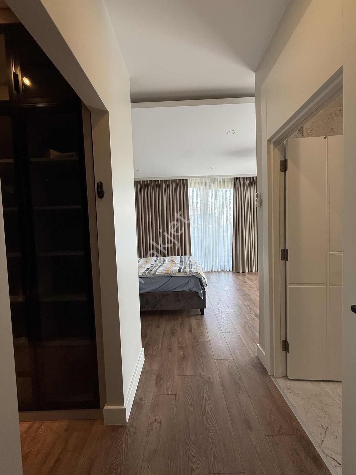 Beylikdüzü Gürpınarda Havuzlu Satılık 7+2 Villa - Görsel 30