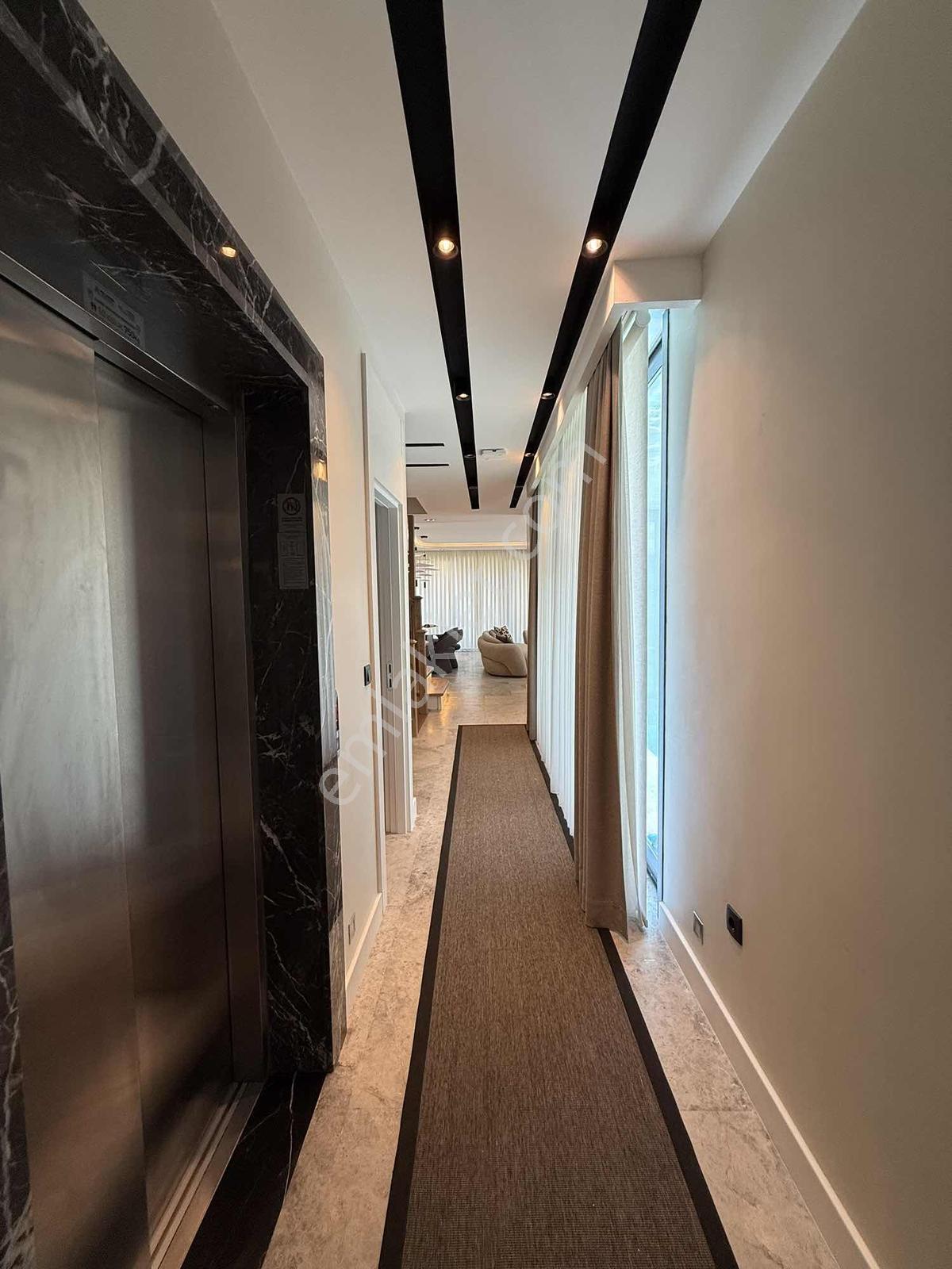 Beylikdüzü Gürpınarda Havuzlu Satılık 7+2 Villa - Görsel 20