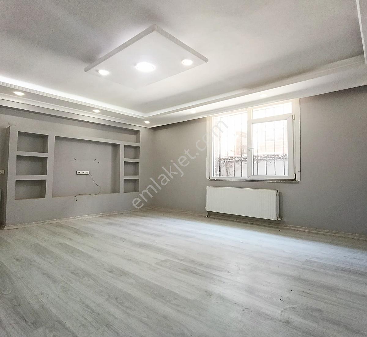 Acil Satılık !! Necip Fazıl Mh'de Emsallerinin Altında 3+1 Daire