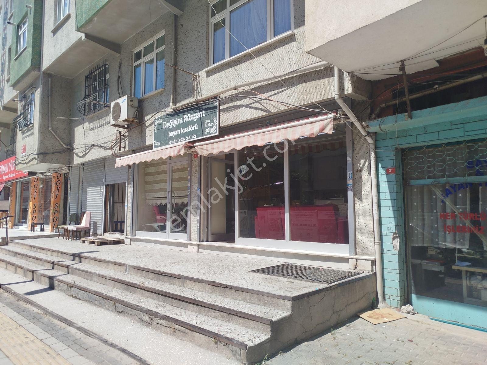 Bahçelievler'de Yüksek Cirolu Devren Kiralık Kuaför Salonu - Görsel 7