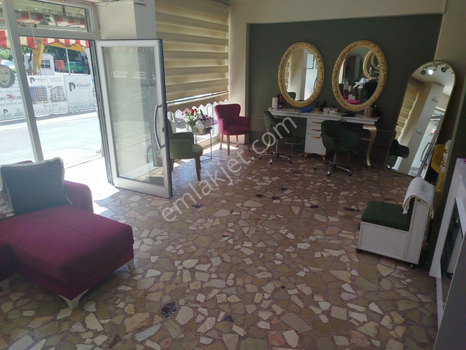 Bahçelievler'de Yüksek Cirolu Devren Kiralık Kuaför Salonu - Görsel 13