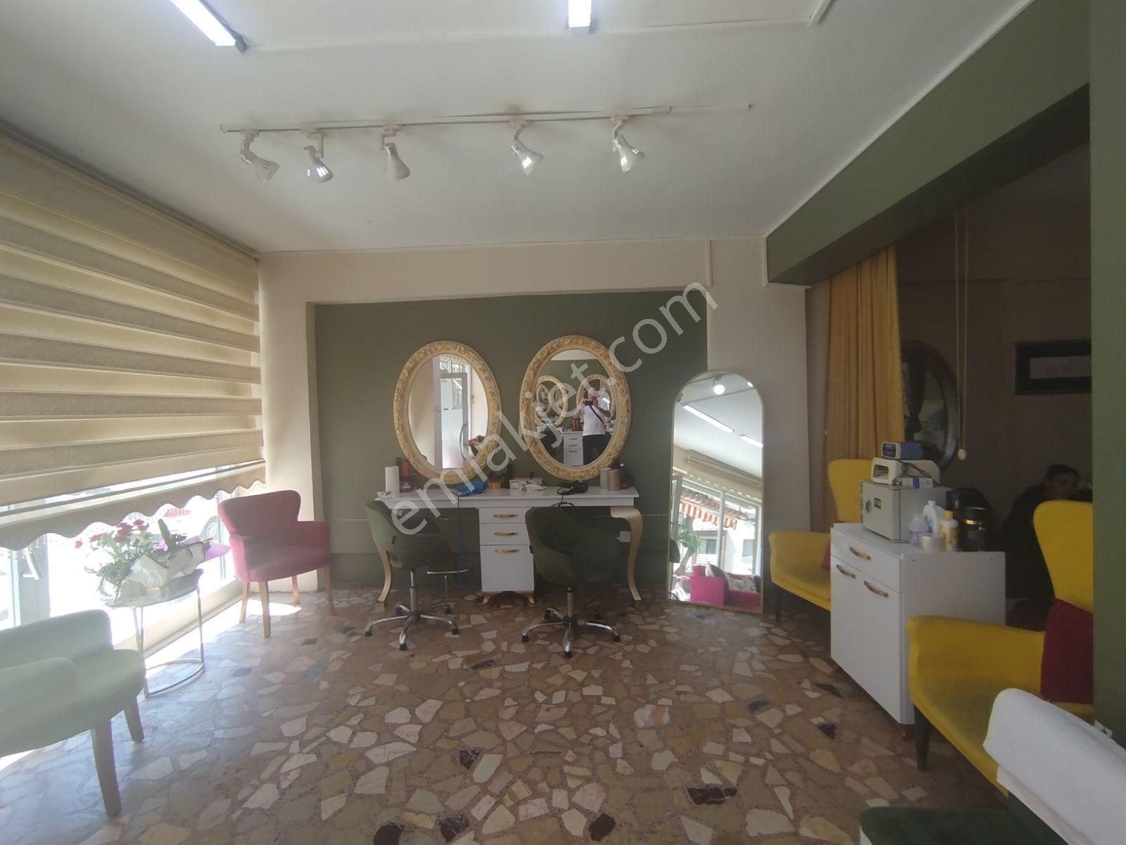 Bahçelievler'de Yüksek Cirolu Devren Kiralık Kuaför Salonu - Görsel 11