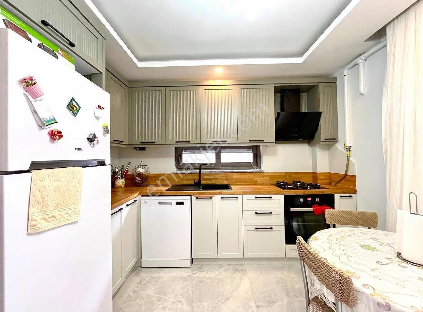 Akçay Köşemden Eb.banyolu Ara Kat Ayrı Mutfak 2+1 Satılık Daire - Görsel 2