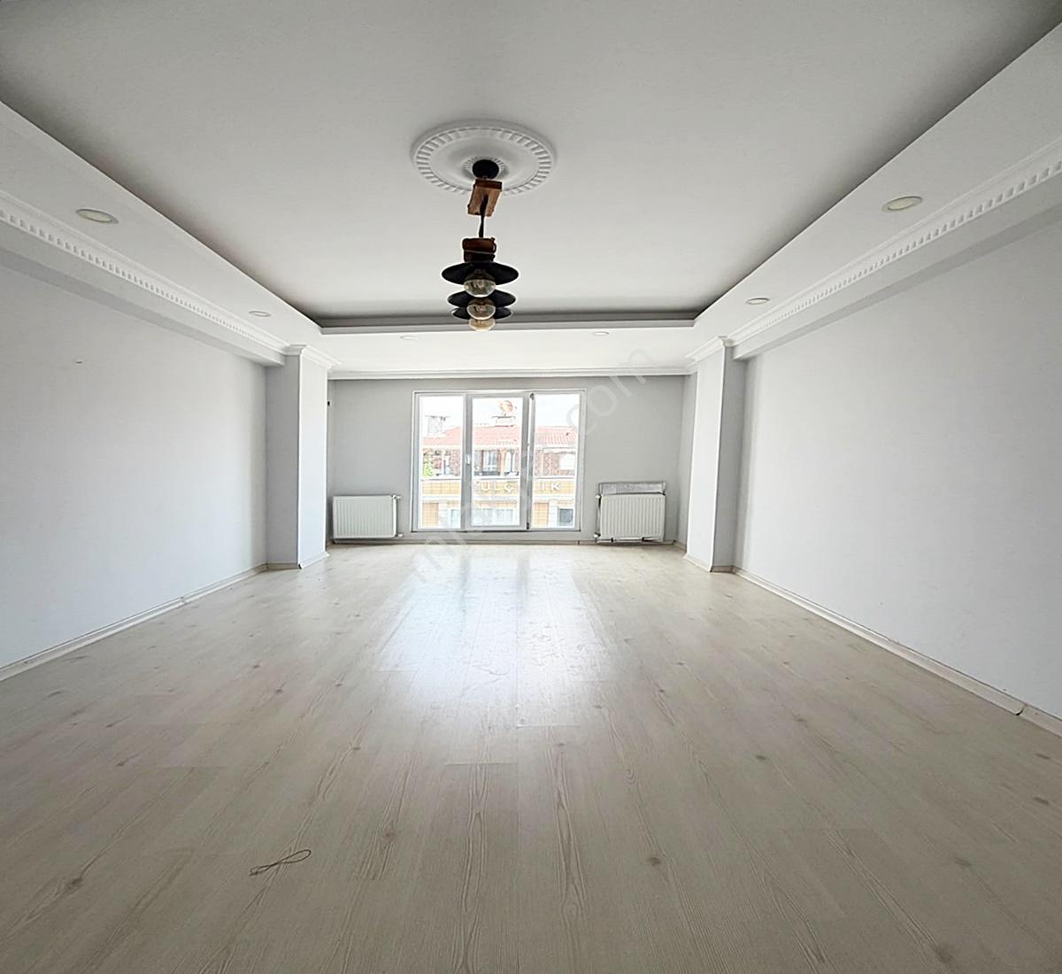 Mehterçeşme Mh'de Ön Cephe Balkonlu Asansörlü 2+1 Kiralık Daire