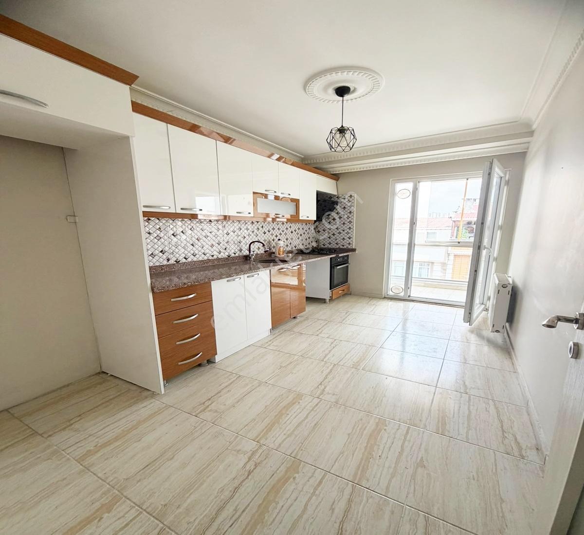 Mehterçeşme Mh'de Ön Cephe Balkonlu Asansörlü 2+1 Kiralık Daire - Görsel 5