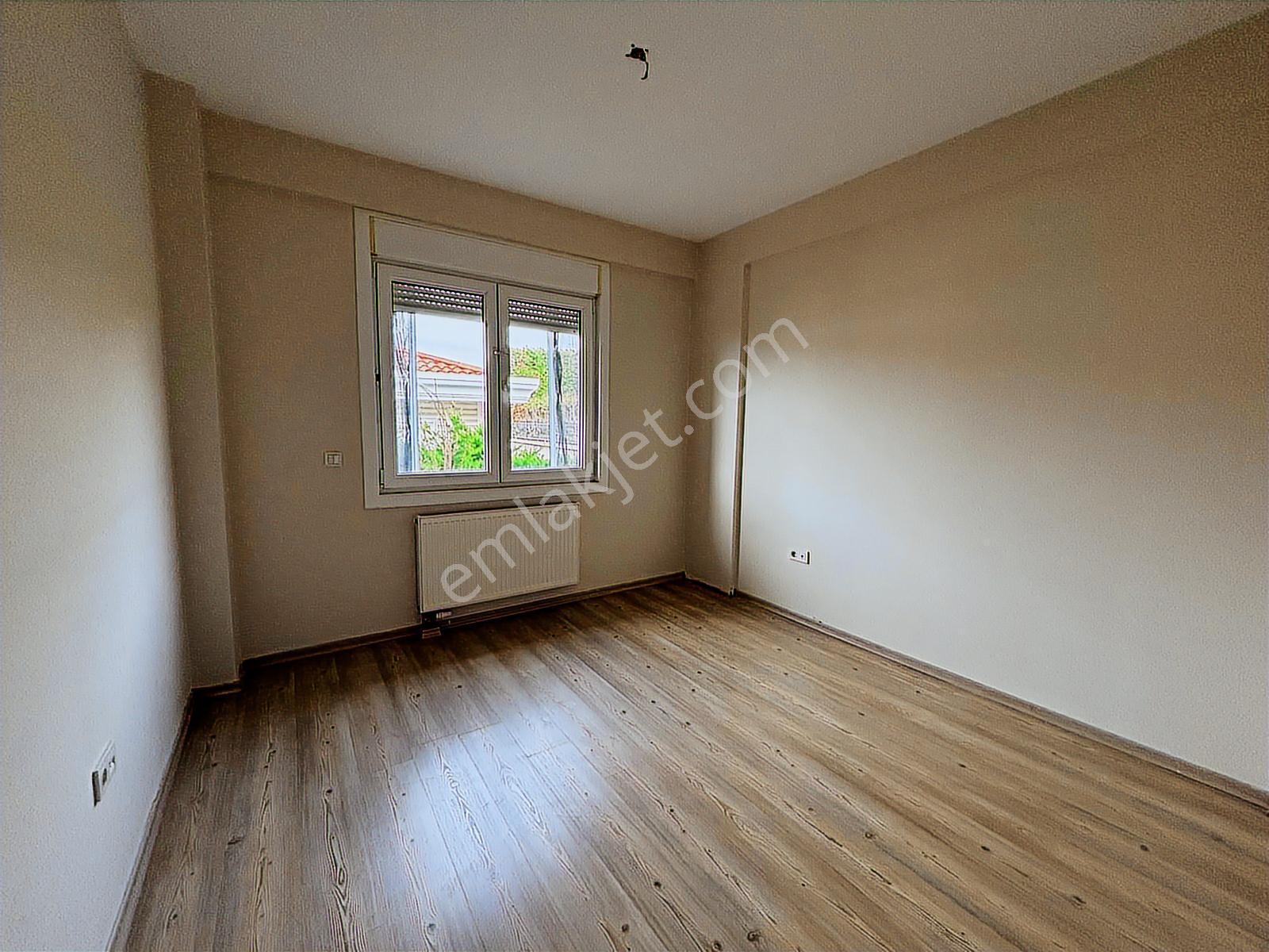 Güzelşehir Sitesinde Tadilatlı Krediye Uygun Satılık 5+1 Villa - Görsel 12