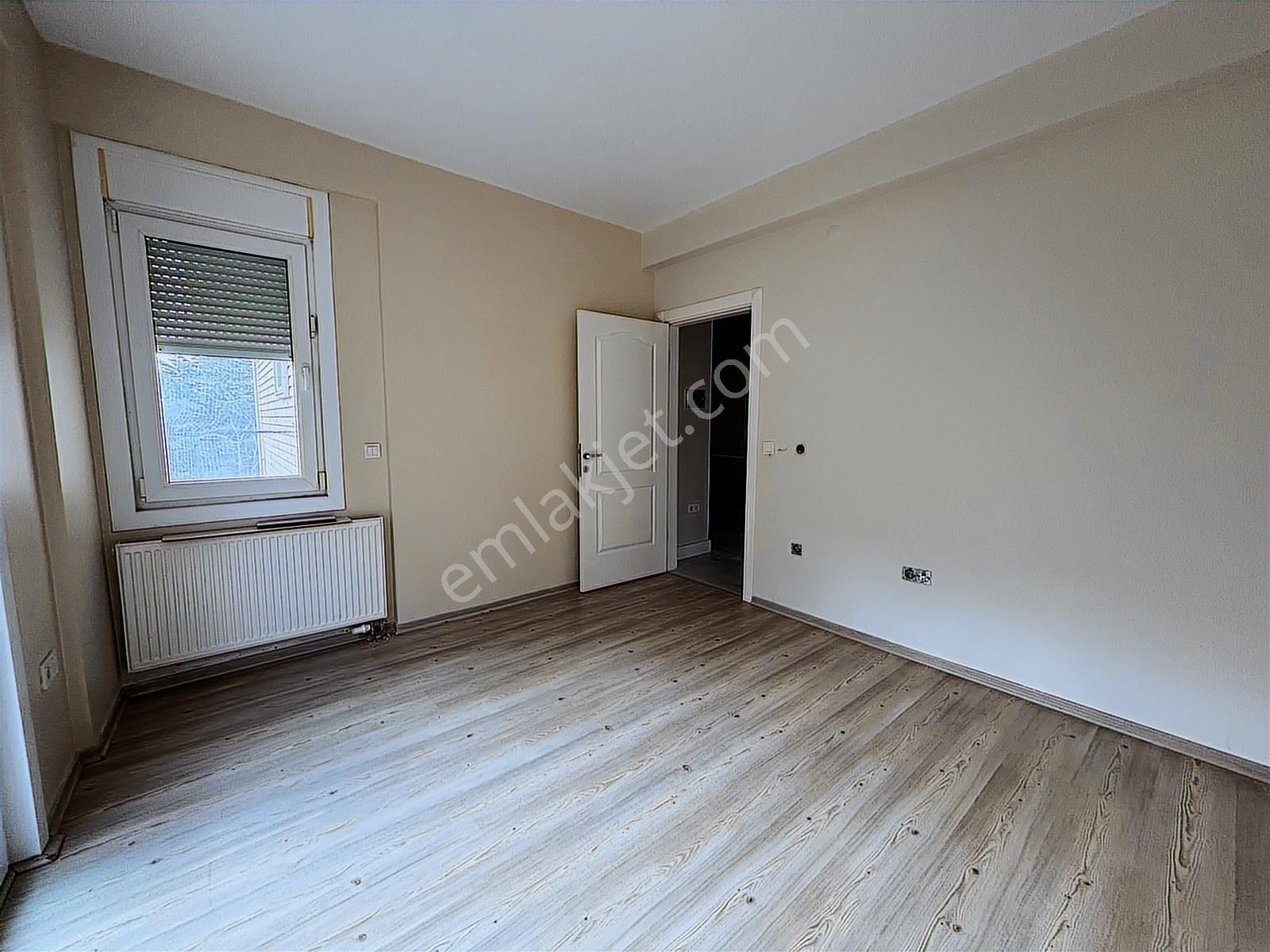 Güzelşehir Sitesinde Tadilatlı Krediye Uygun Satılık 5+1 Villa - Görsel 32