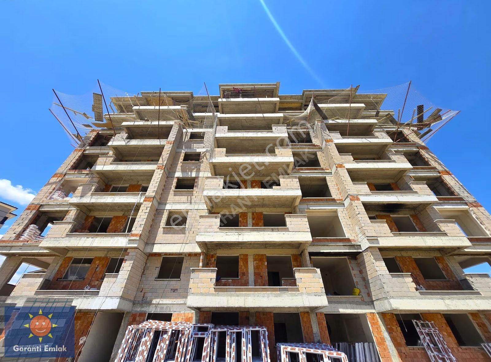 Garanti Emlak'tan - Turkuaz Sitesi'nde - 100 M² 2+1 Fırsat Daire