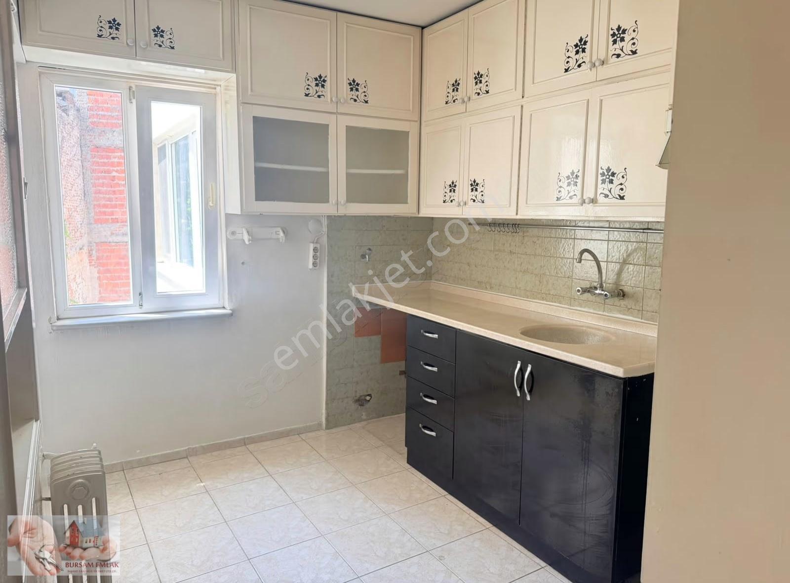 Heykel'de Valilik Binasının Arkasında Kiralık 3+1 Daire