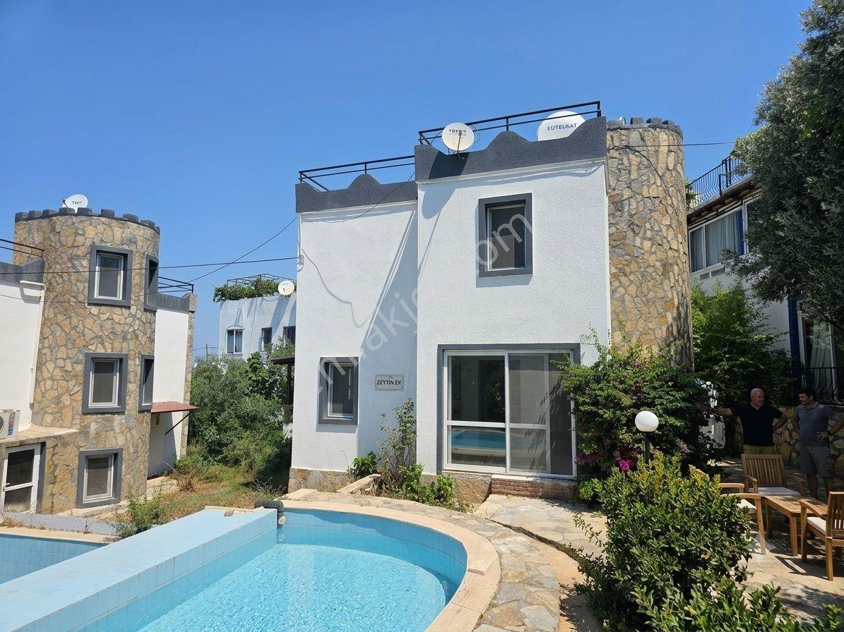 Bodrum Yalıkavak Marinaya Yakın Site İçinde Bahçeli Villa