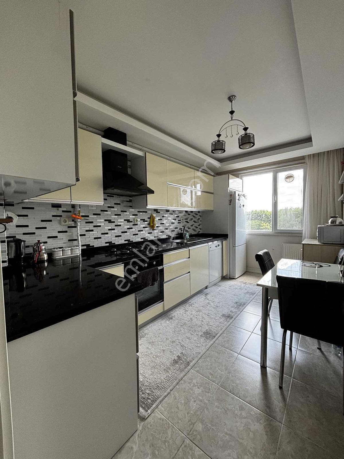 Görgülü Emlak'tan Zümrüt Evler Sitesi'nde Satılık 2+1 Daire - Görsel 6