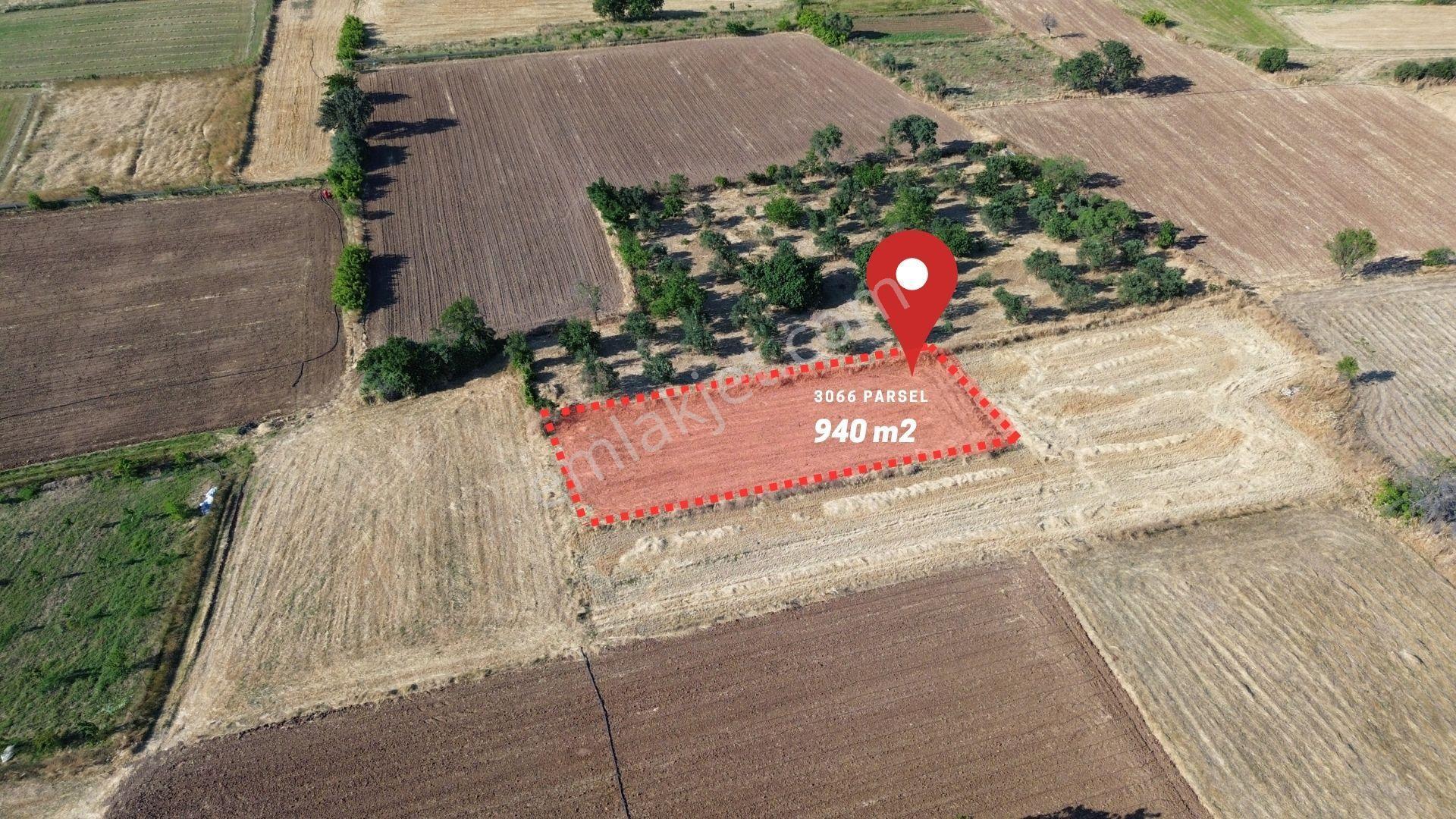 Çanakkale Bayramiç/türkmenli Köyü Satılık 940 M² Tarla