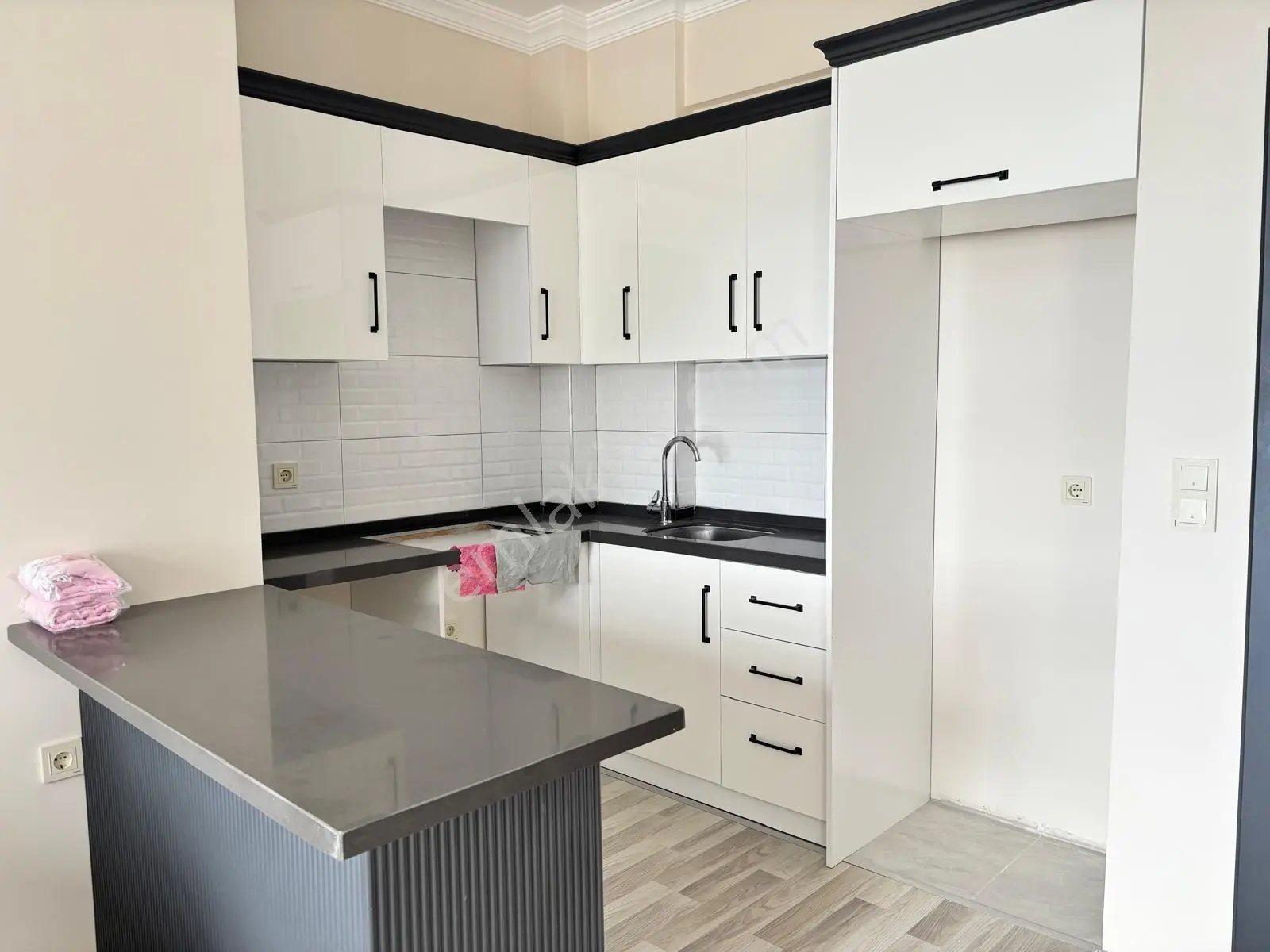 Yomra Mah. Deniz Manzaralı Ve Eşyalı Satılık Sıfır Daire - Görsel 5