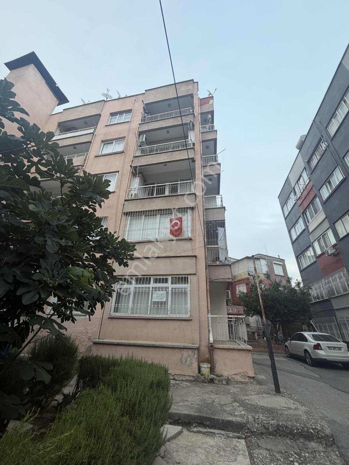 Akkent Sitesinde Satılık Doğalgazı 2+1