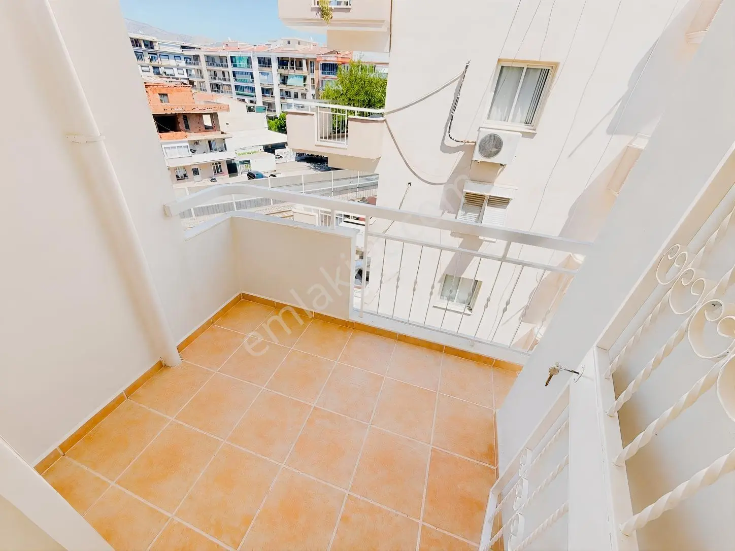 Apartment in İzmir - Görünüm 4