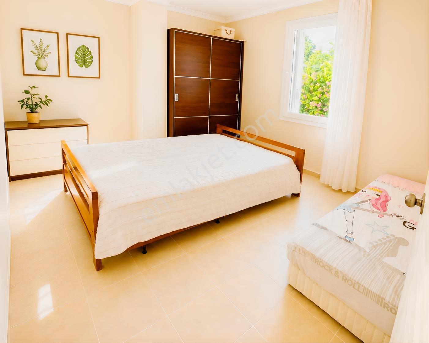 Çeşme Dalyan'da Satılık 4+2 Havuzlu Deniz Manzaralı Villa - Görsel 5