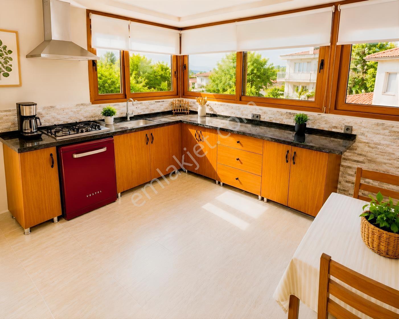 Çeşme Dalyan'da Satılık 4+2 Havuzlu Deniz Manzaralı Villa - Görsel 11