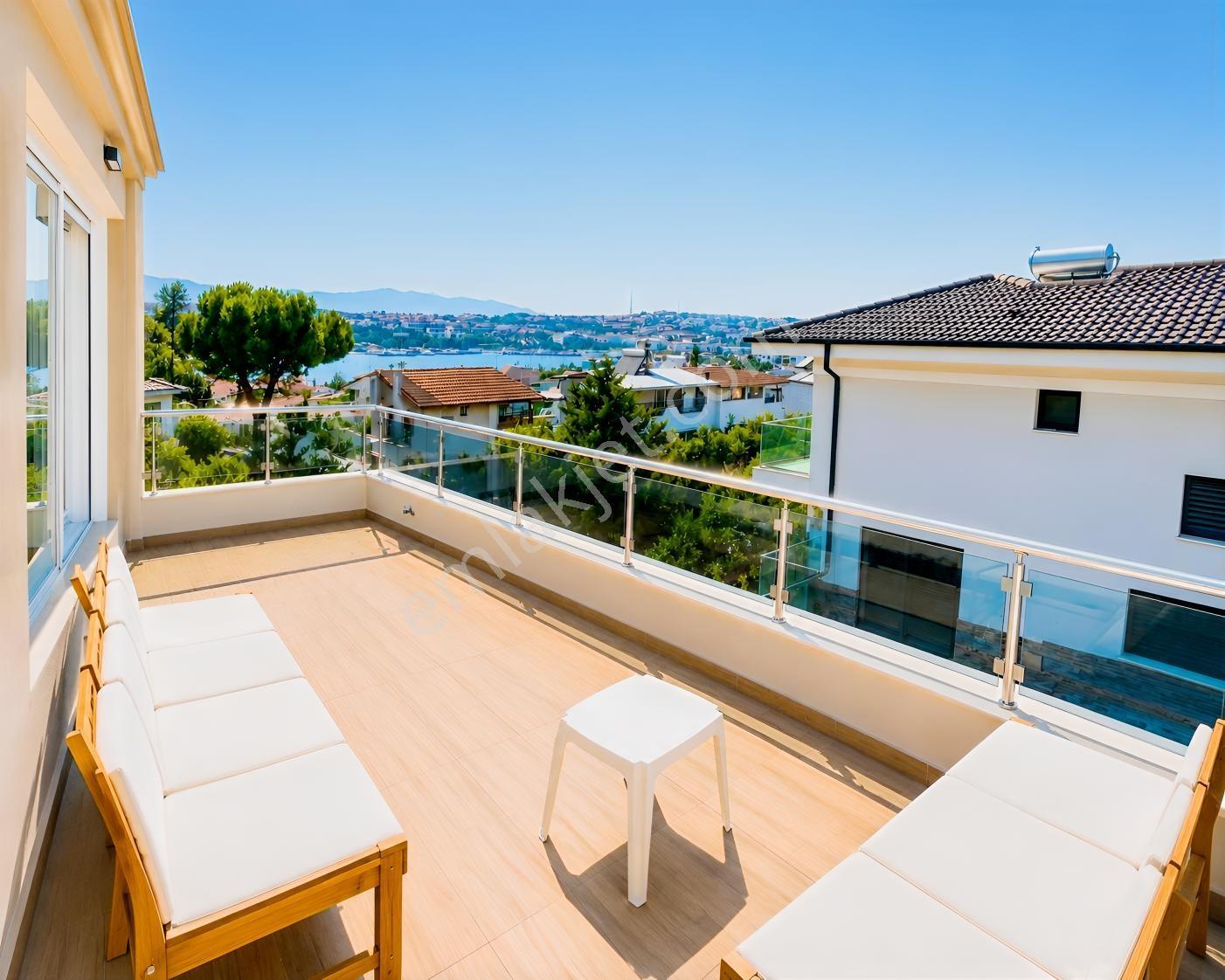 Çeşme Dalyan'da Satılık 4+2 Havuzlu Deniz Manzaralı Villa - Görsel 4