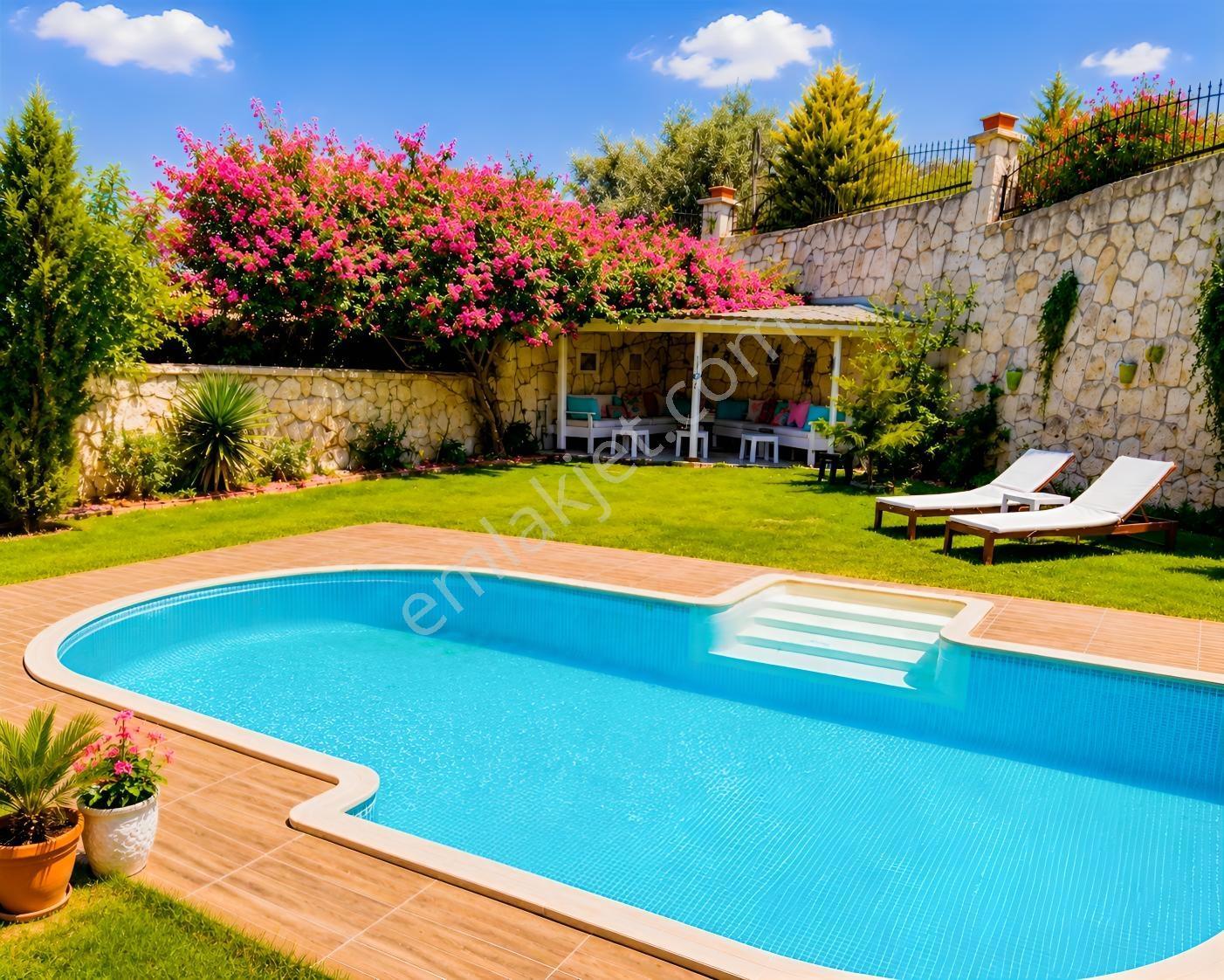 Çeşme Dalyan'da Satılık 4+2 Havuzlu Deniz Manzaralı Villa - Görsel 7