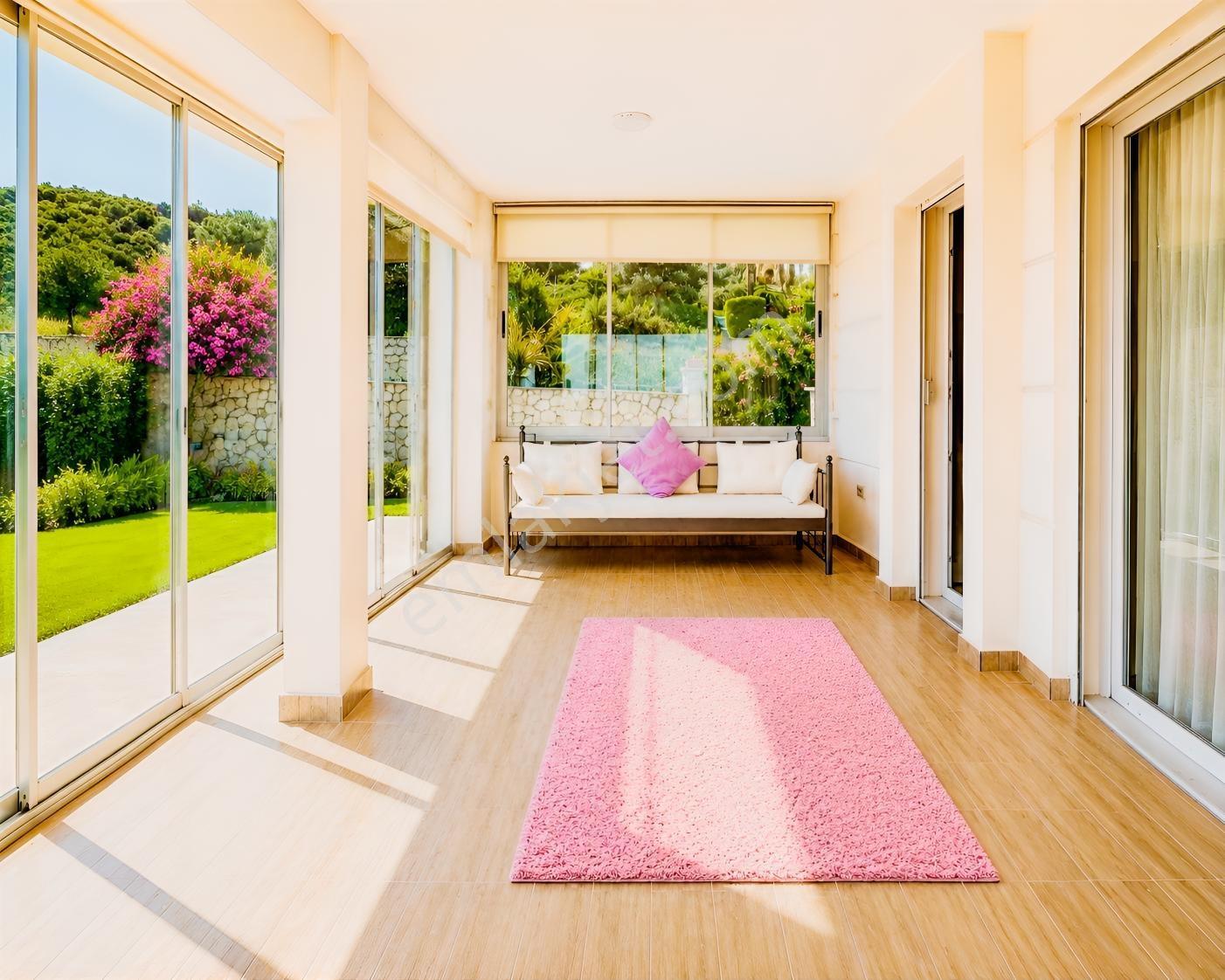 Çeşme Dalyan'da Satılık 4+2 Havuzlu Deniz Manzaralı Villa - Görsel 6