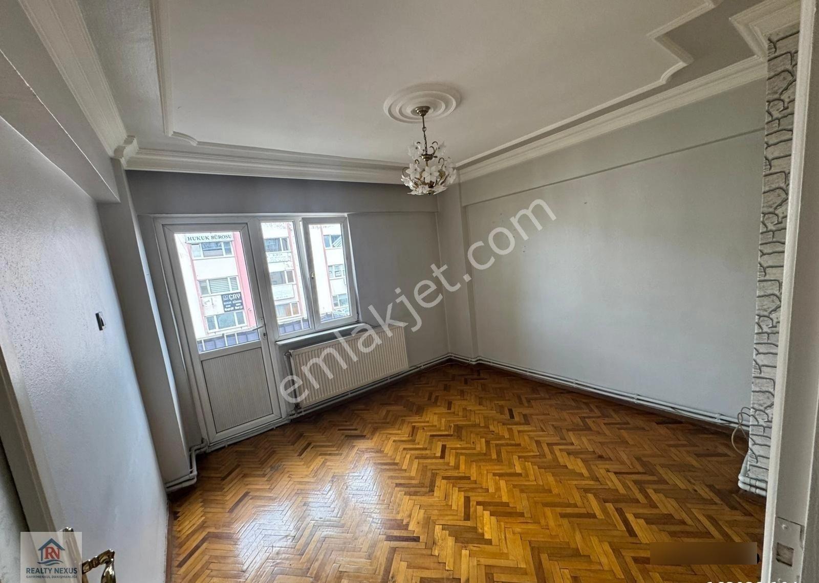 Realty Nexus'dan Kiralık 3+1 Daire Uluyol'da - Görsel 10