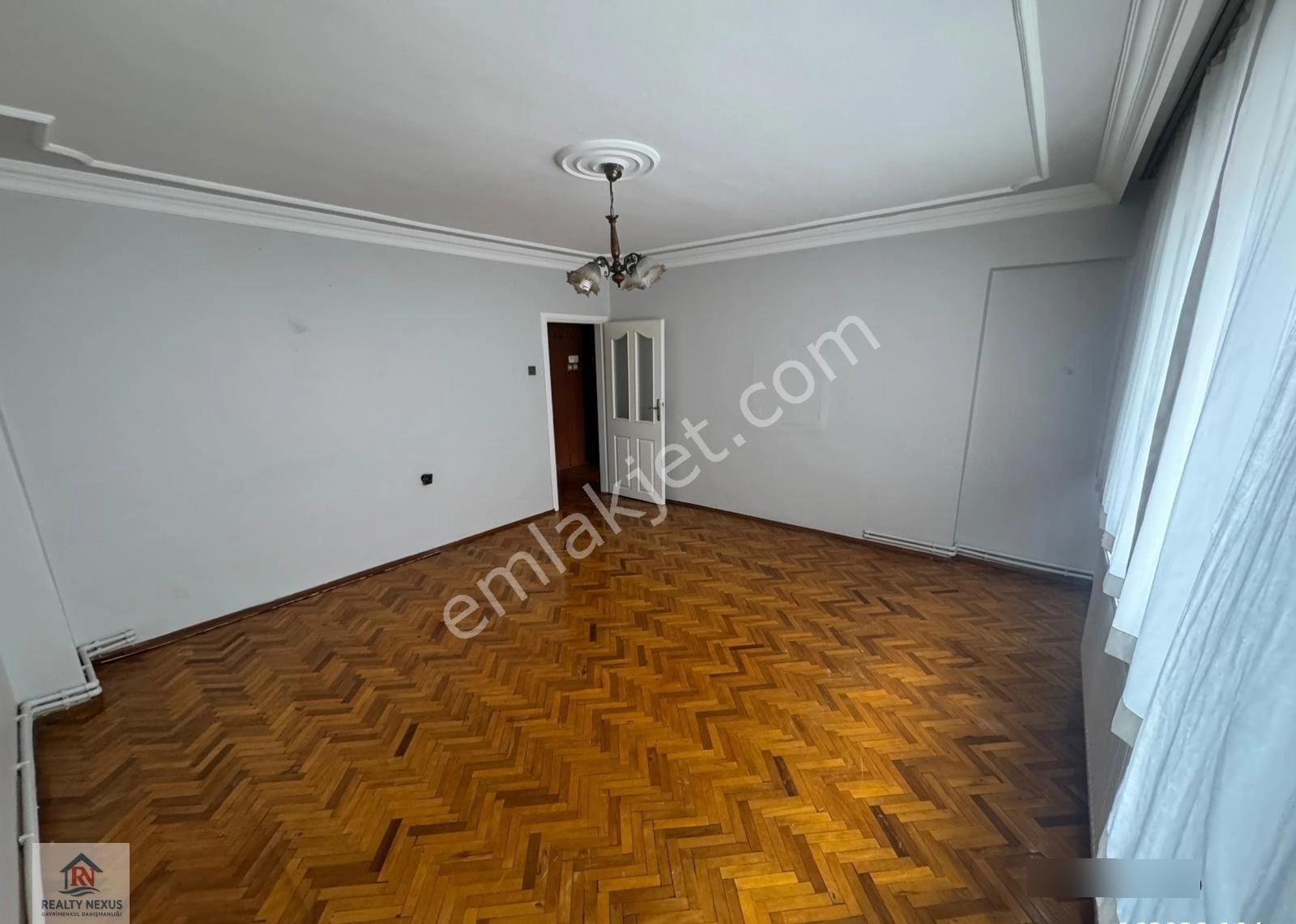 Realty Nexus'dan Kiralık 3+1 Daire Uluyol'da - Görsel 12
