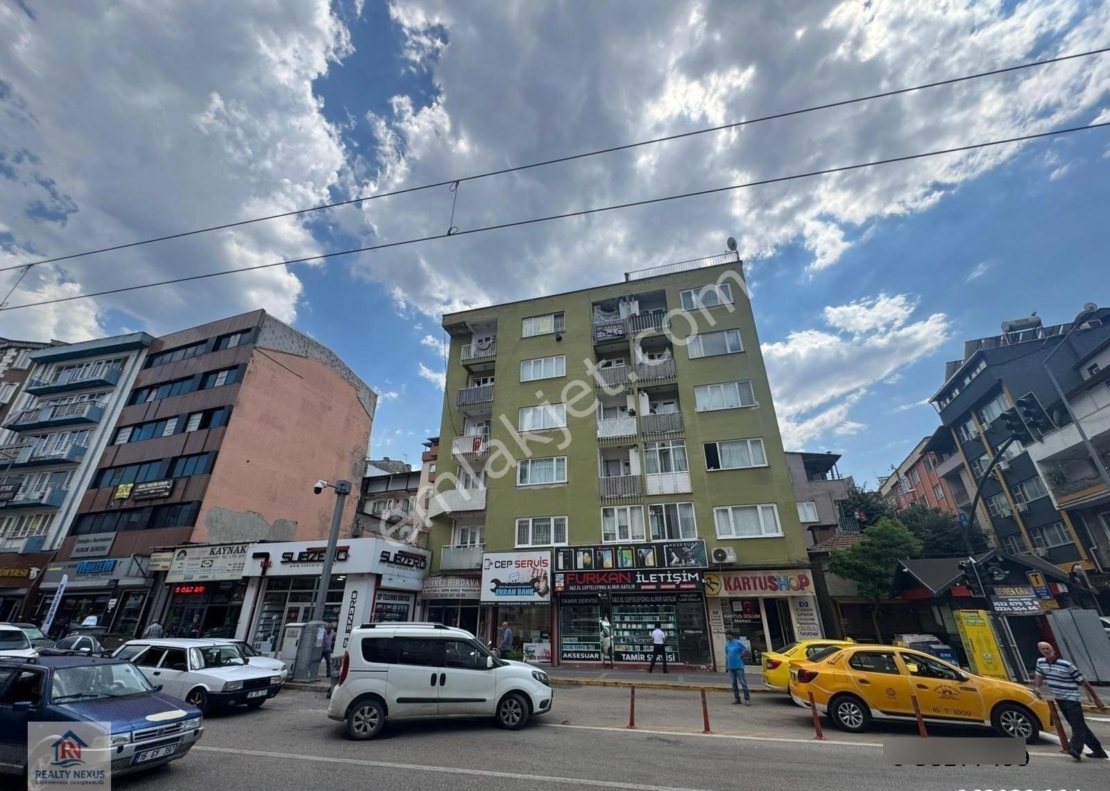 Realty Nexus'dan Kiralık 3+1 Daire Uluyol'da - Görsel 18