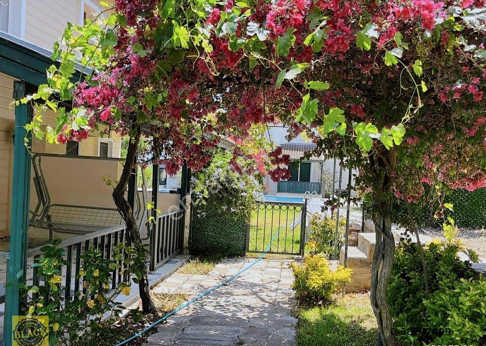 Çeşme İsmet İnönü Mahallesinde Satılık 5+1 Villa - Görsel 46