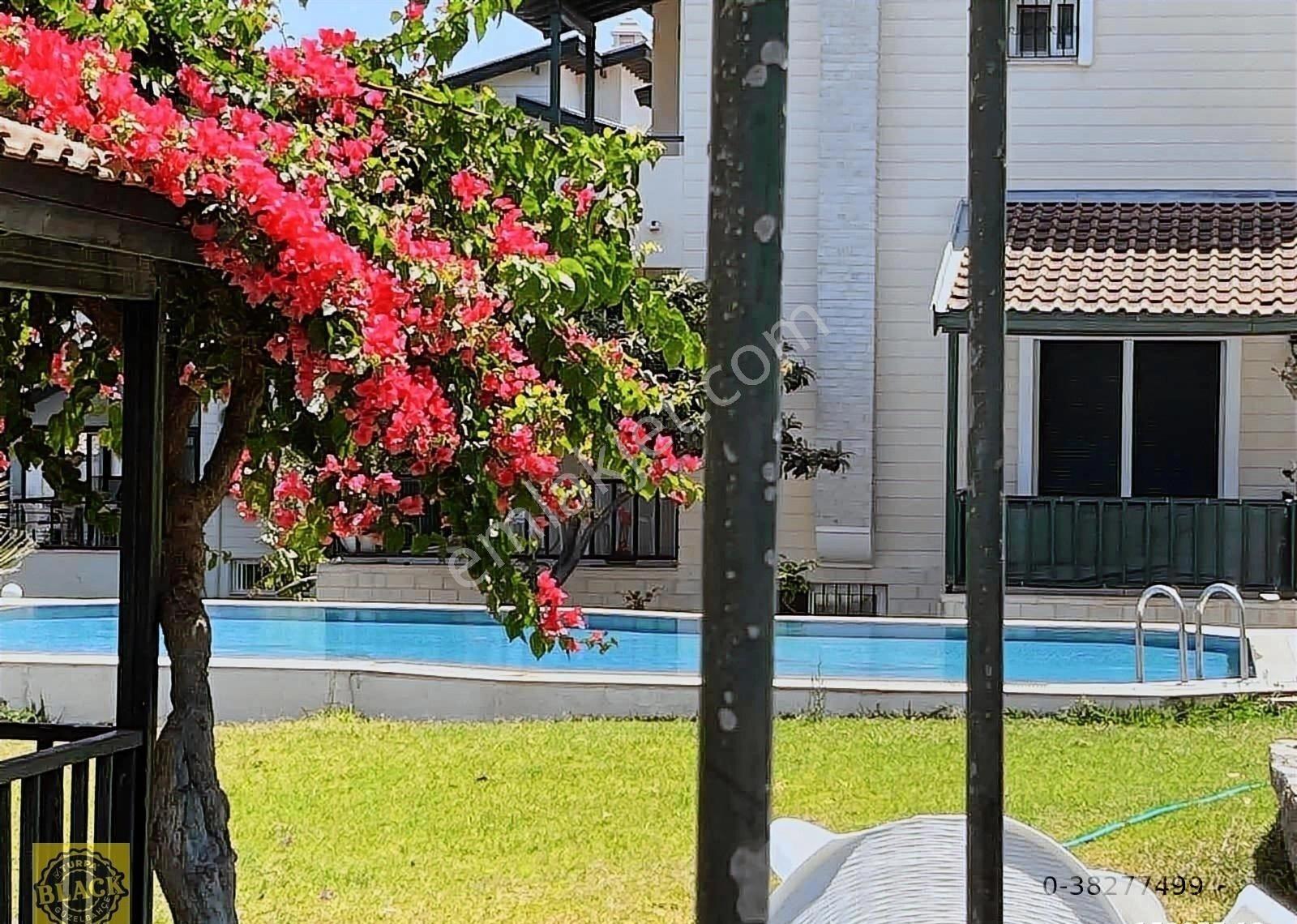 Çeşme İsmet İnönü Mahallesinde Satılık 5+1 Villa - Görsel 37