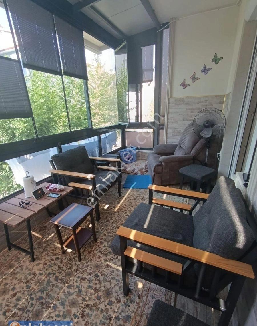 Emlaknomi'den Nefise Sultan Mah.3+1 Arakat Masrafsız 140m2 Cam Balkon Panjur Klima Duvar Kağıt