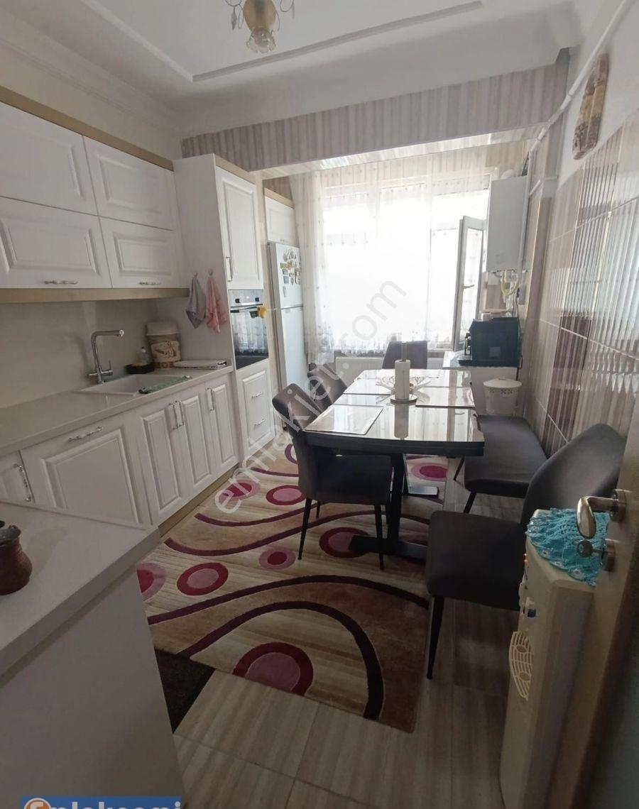 Emlaknomi'den Nefise Sultan Mah.3+1 Arakat Masrafsız 140m2 Cam Balkon Panjur Klima Duvar Kağıt - Görsel 4