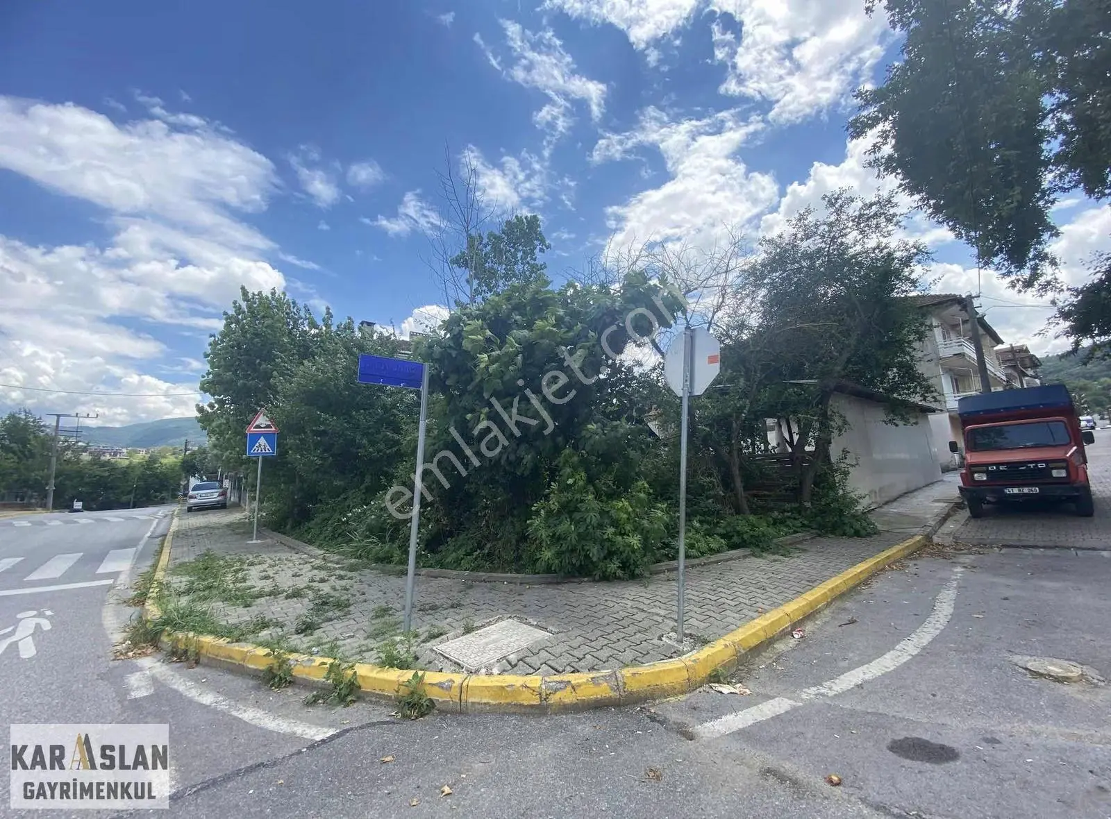 Yeniköy Merkezde 3 Kat İmarlı Köşe Parsel - Görsel 5