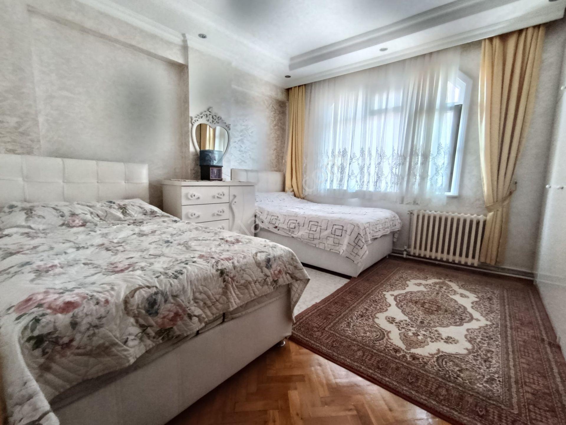 Bahçelievlerde Satılık 4+2 Geniş Dubleks Daire - Görsel 23