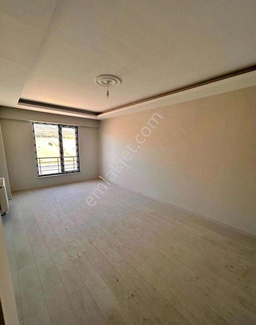 Site İçerisinde Satılık Develi Manzaralı Daire - Görsel 2