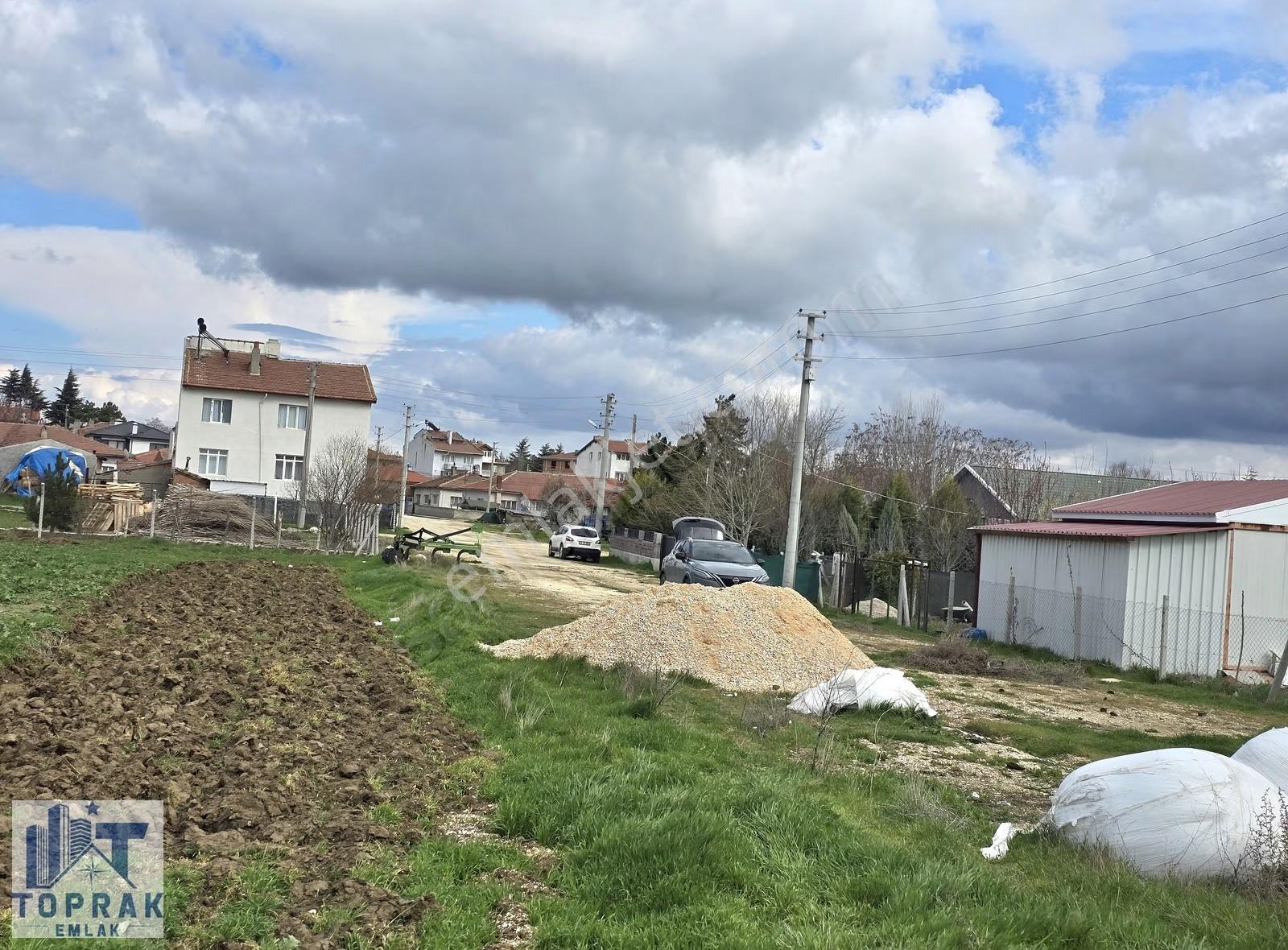Toprak Emlak'tan Çukurhisar Yeni Mahallede Satılık Villa Arsası - Görsel 4