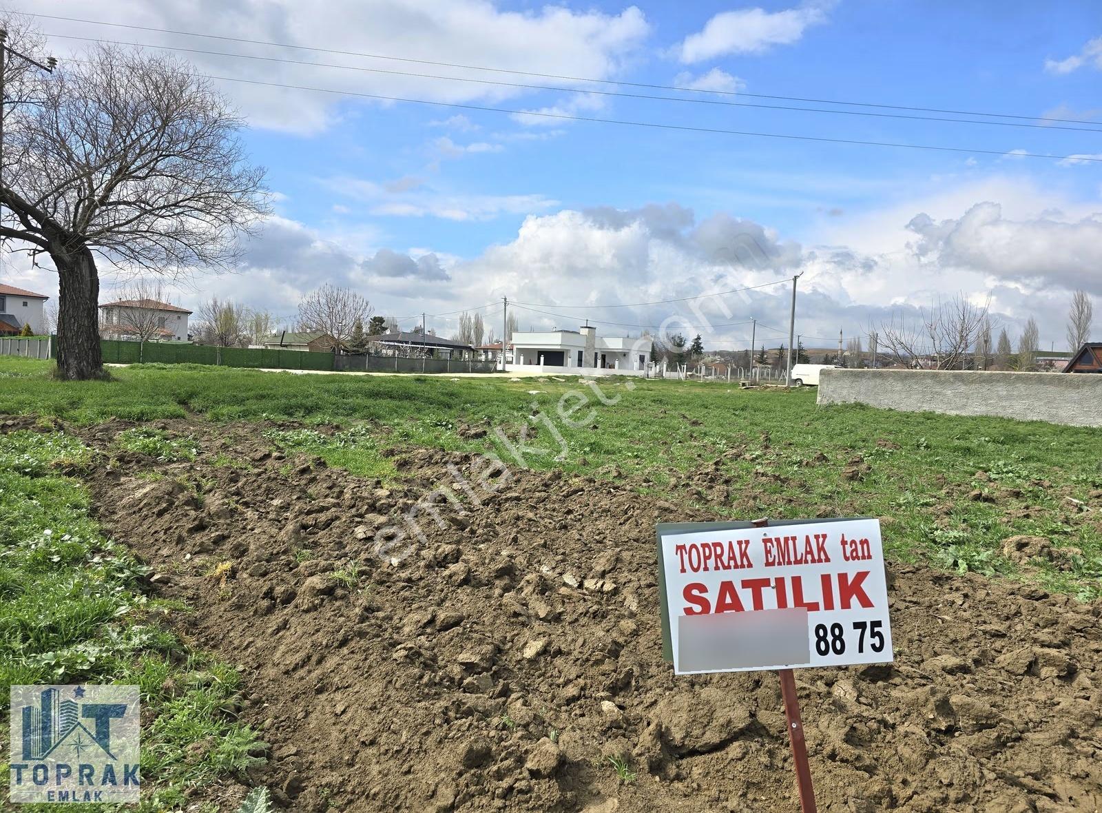 Toprak Emlak'tan Çukurhisar Yeni Mahallede Satılık Villa Arsası