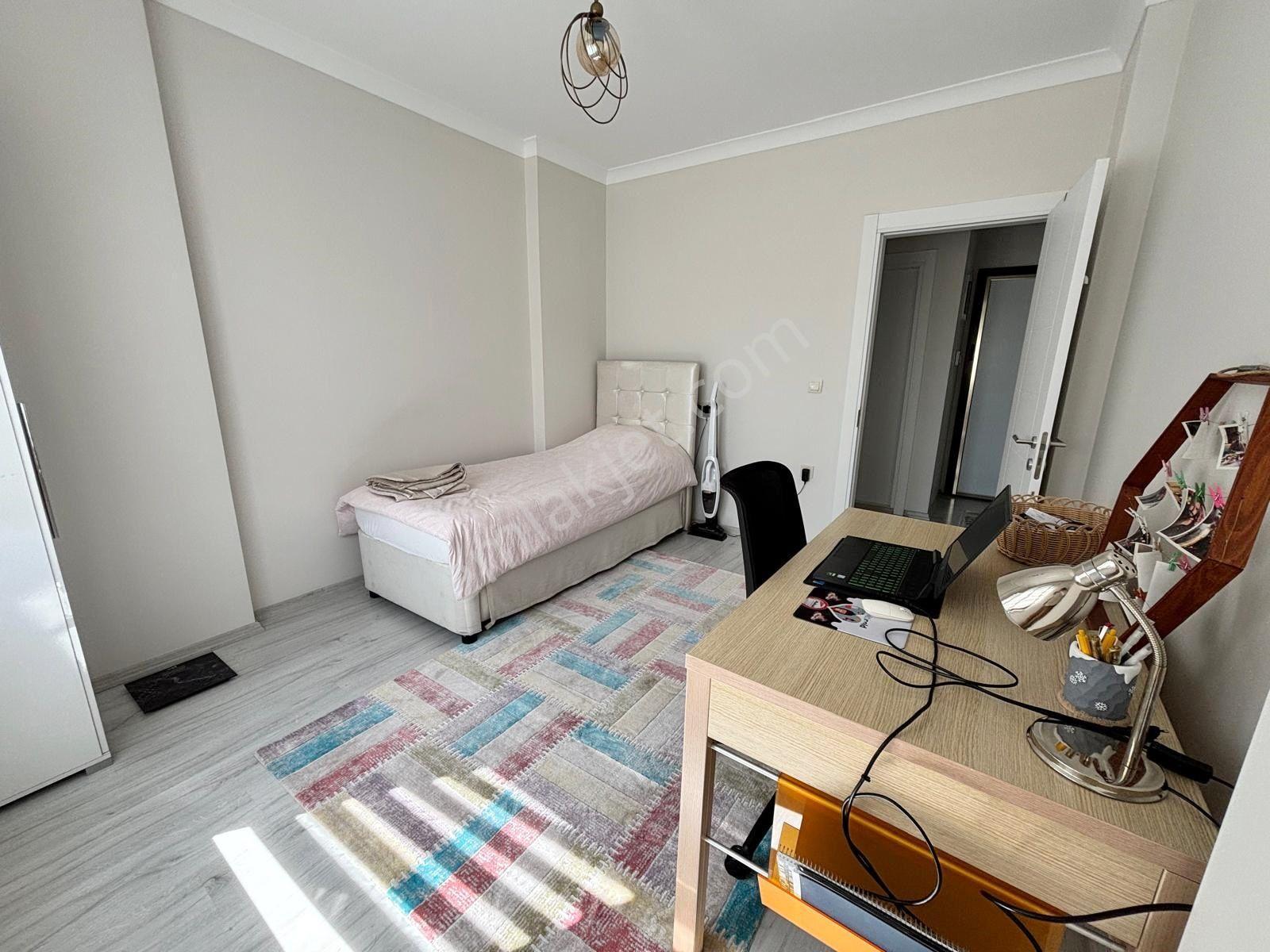 1 Nolu Bostancı Akyıldız Sitesinde Doğa Manzaralı Satılık Daire - Görsel 13