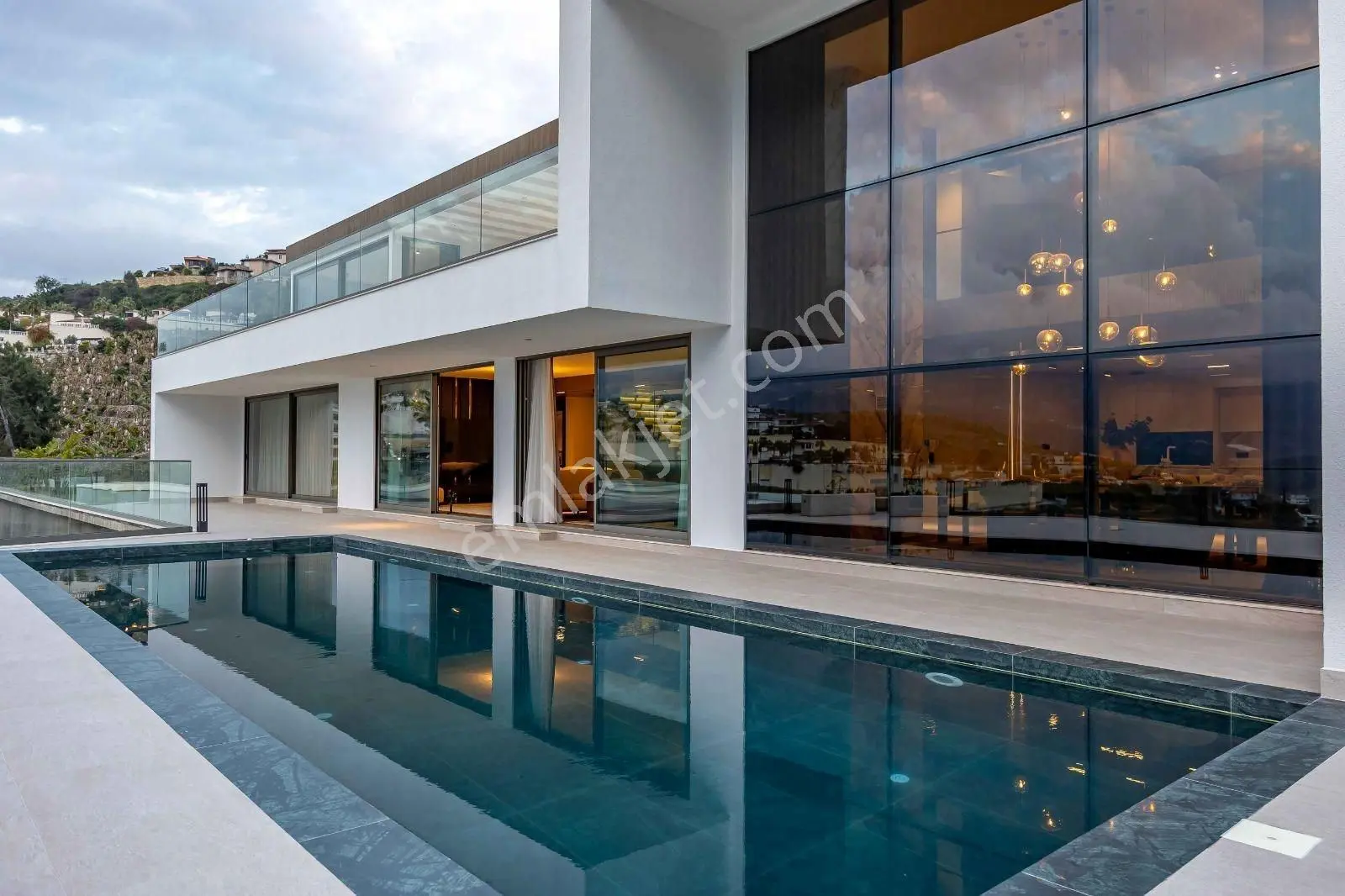 Alanya Kargıcak’ta Vatandaşlığa Uygun, Eşsiz Manzaralı Lüks Satılık Villa