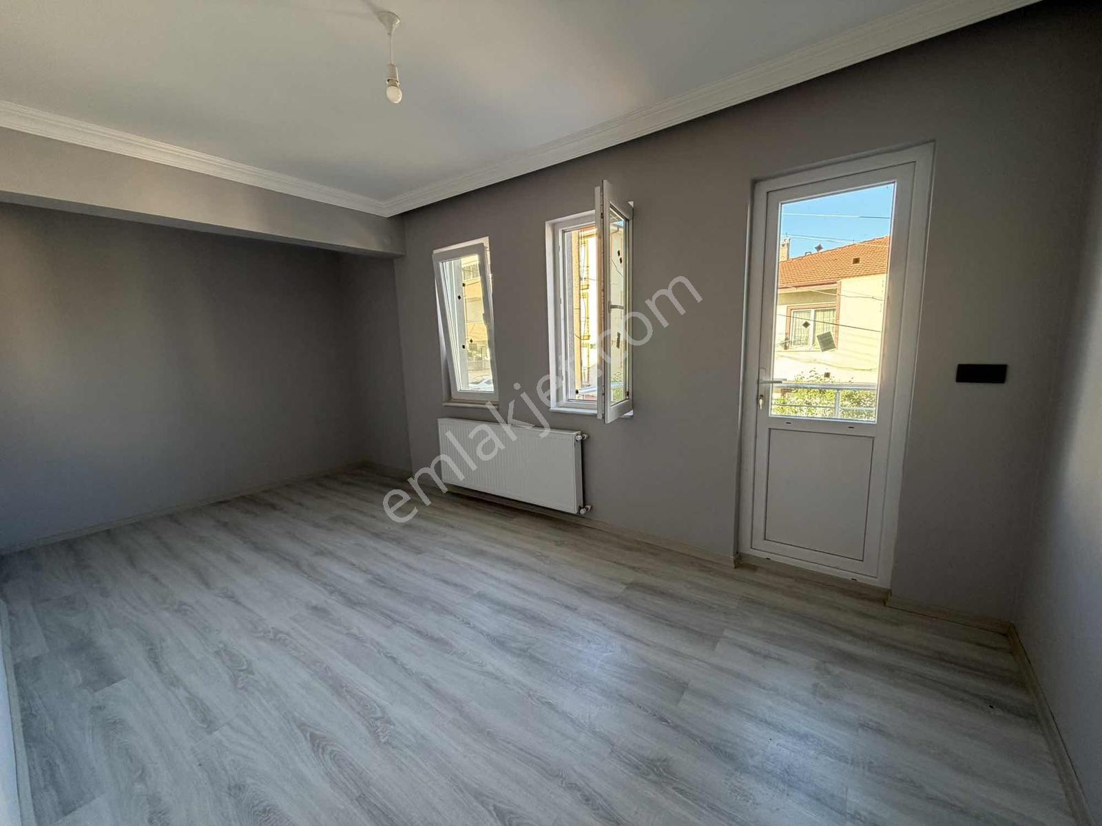 Kiralık Villa Erenler 3+1 Site İçi Müstakil Bahçe - Görsel 32