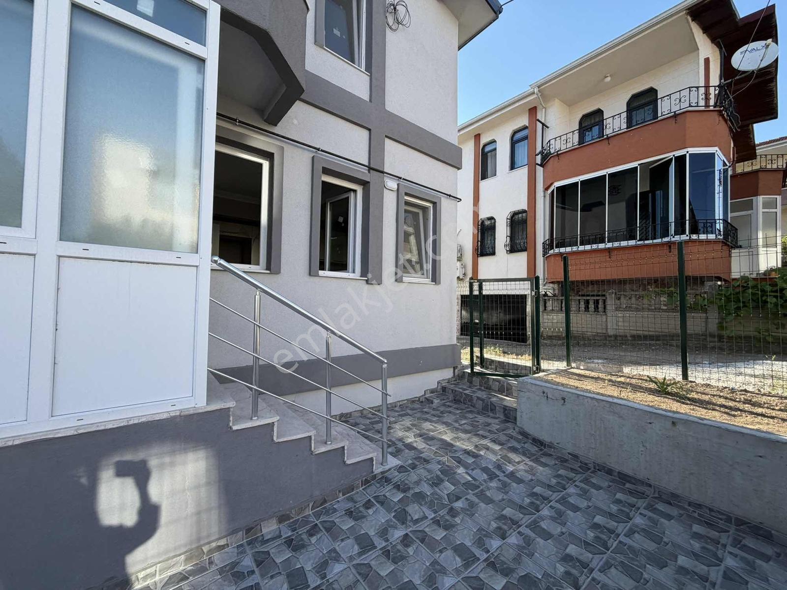 Kiralık Villa Erenler 3+1 Site İçi Müstakil Bahçe - Görsel 33