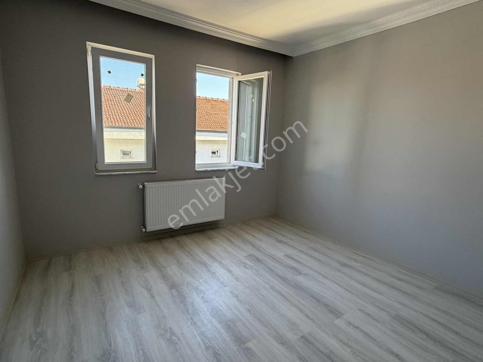 Kiralık Villa Erenler 3+1 Site İçi Müstakil Bahçe - Görsel 31
