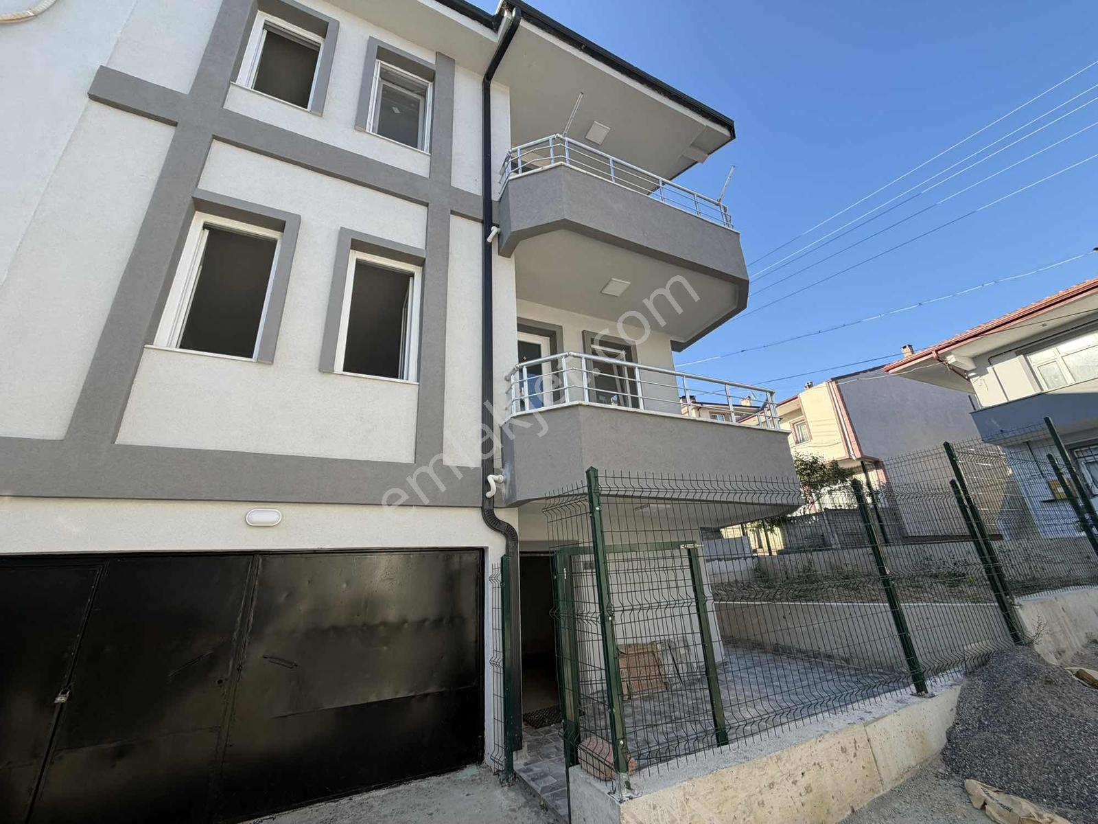 Kiralık Villa Erenler 3+1 Site İçi Müstakil Bahçe - Görsel 30