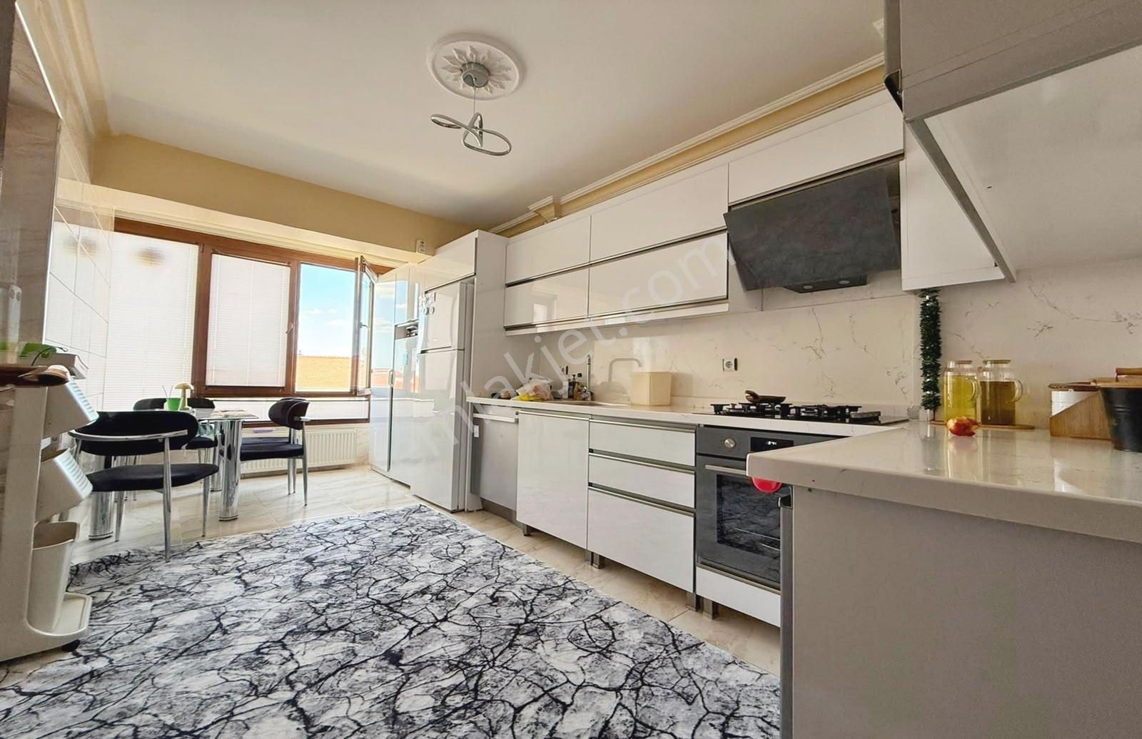Atapark'ta Full Manzaralı Ebv. Banyolu Asansörlü Kilerli 3+1 - Görsel 32