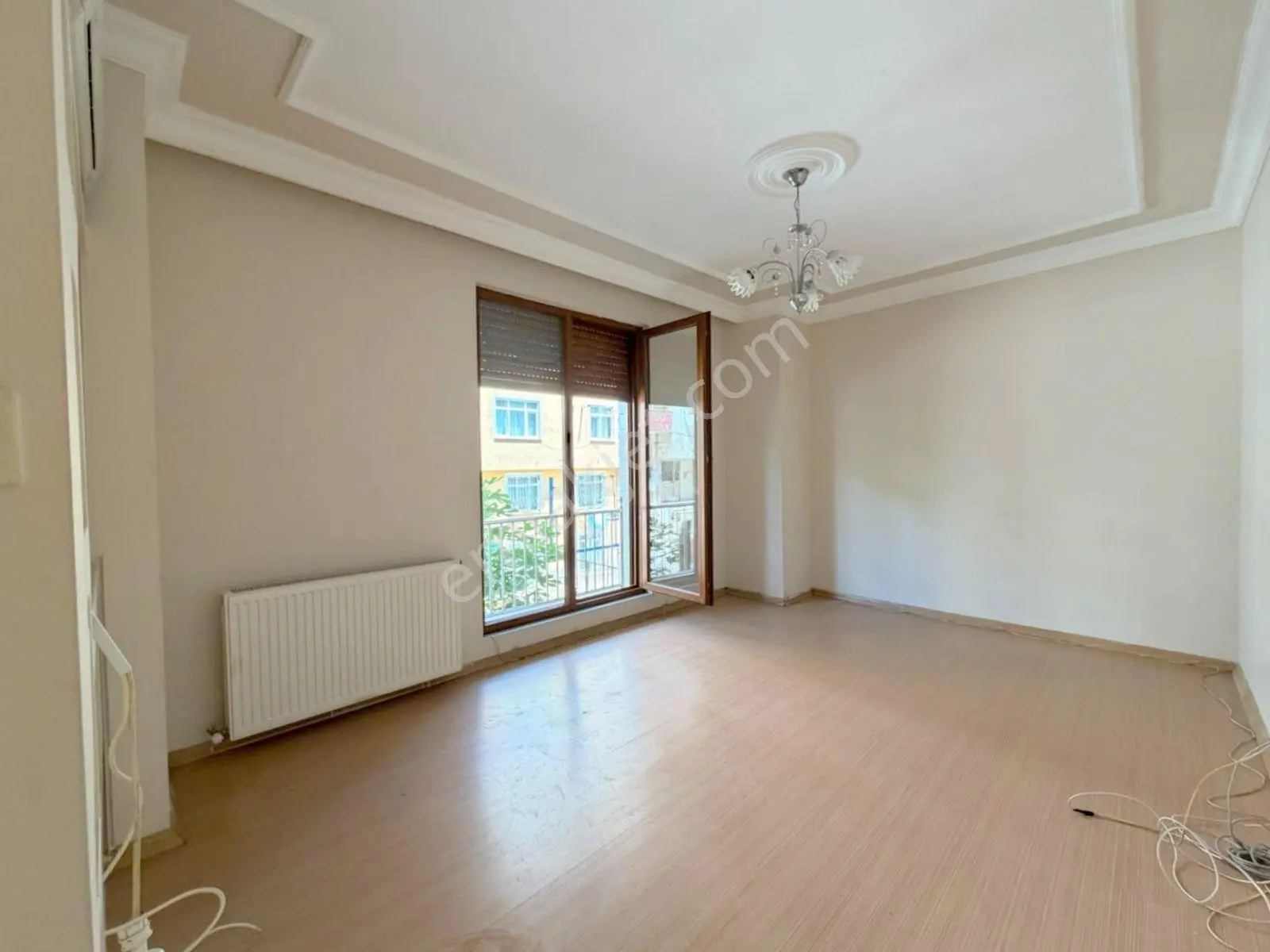 Mertcan'dan Kavakpınar Mah. Caddeye 1dk Yüksek Giriş Kat 2+1
