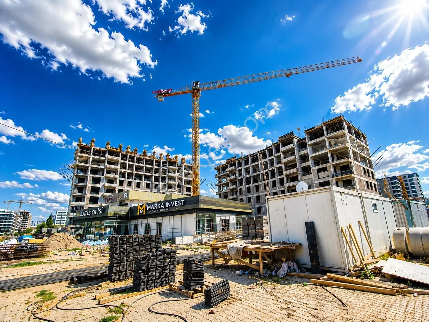 Marka Invest/saraycık Giyinme Odalı Çift Banyolu 3+1 Daireler